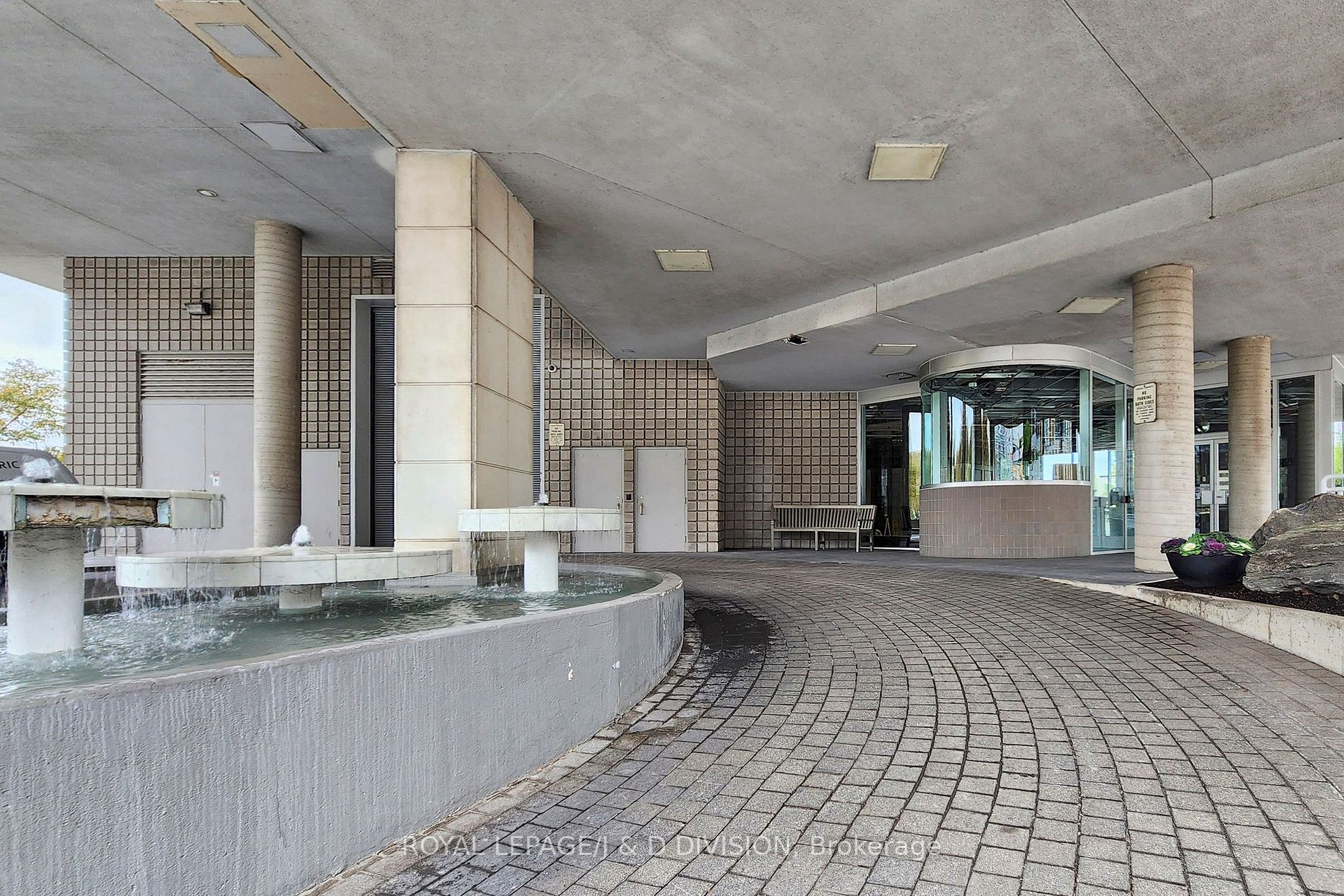401 Queens Quay W, #103