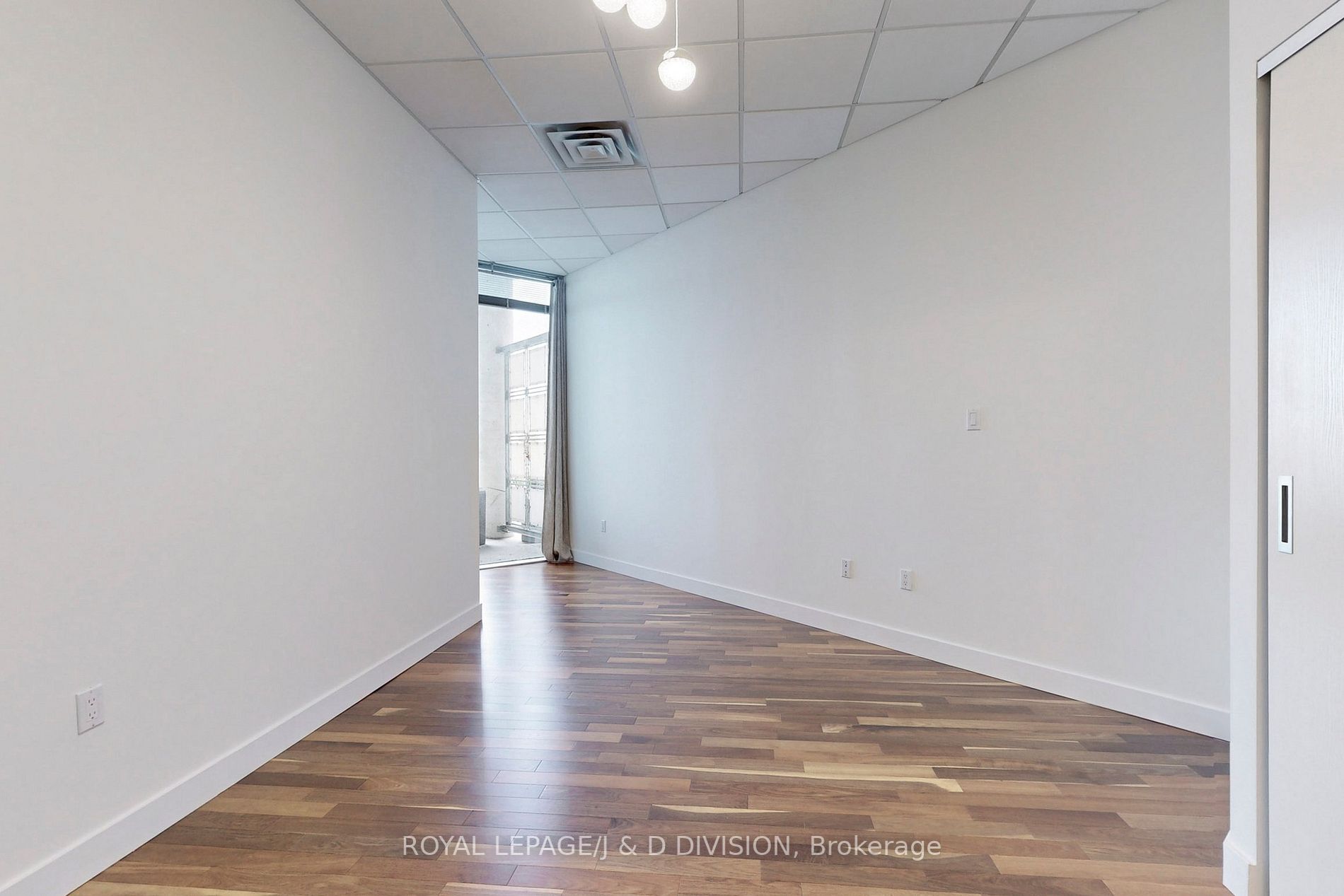 401 Queens Quay W, #103