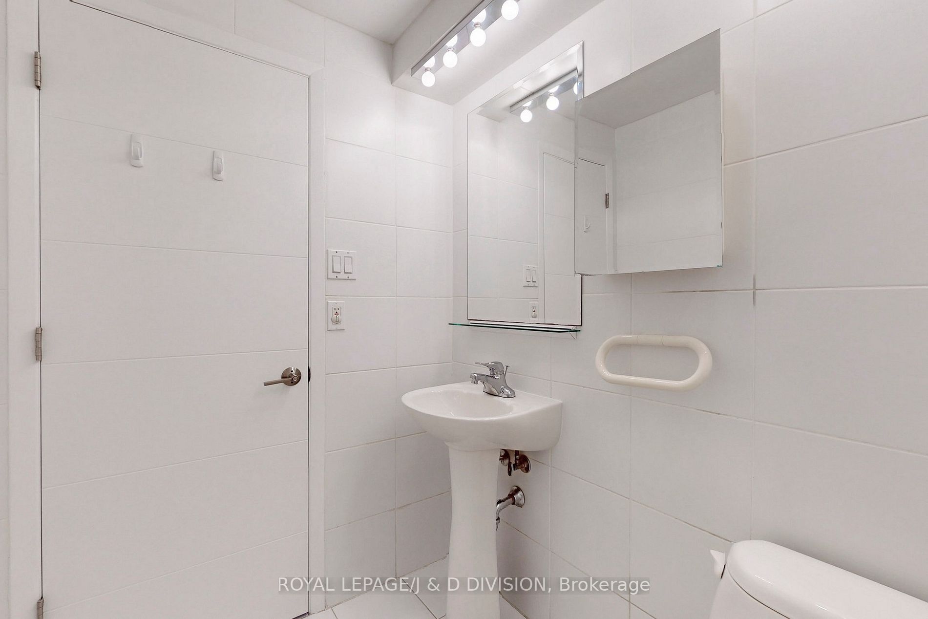 401 Queens Quay W, #103