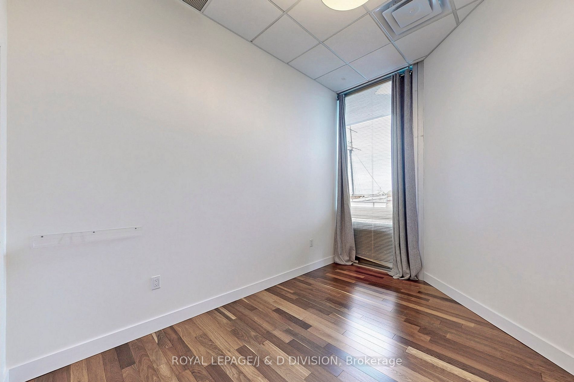 401 Queens Quay W, #103