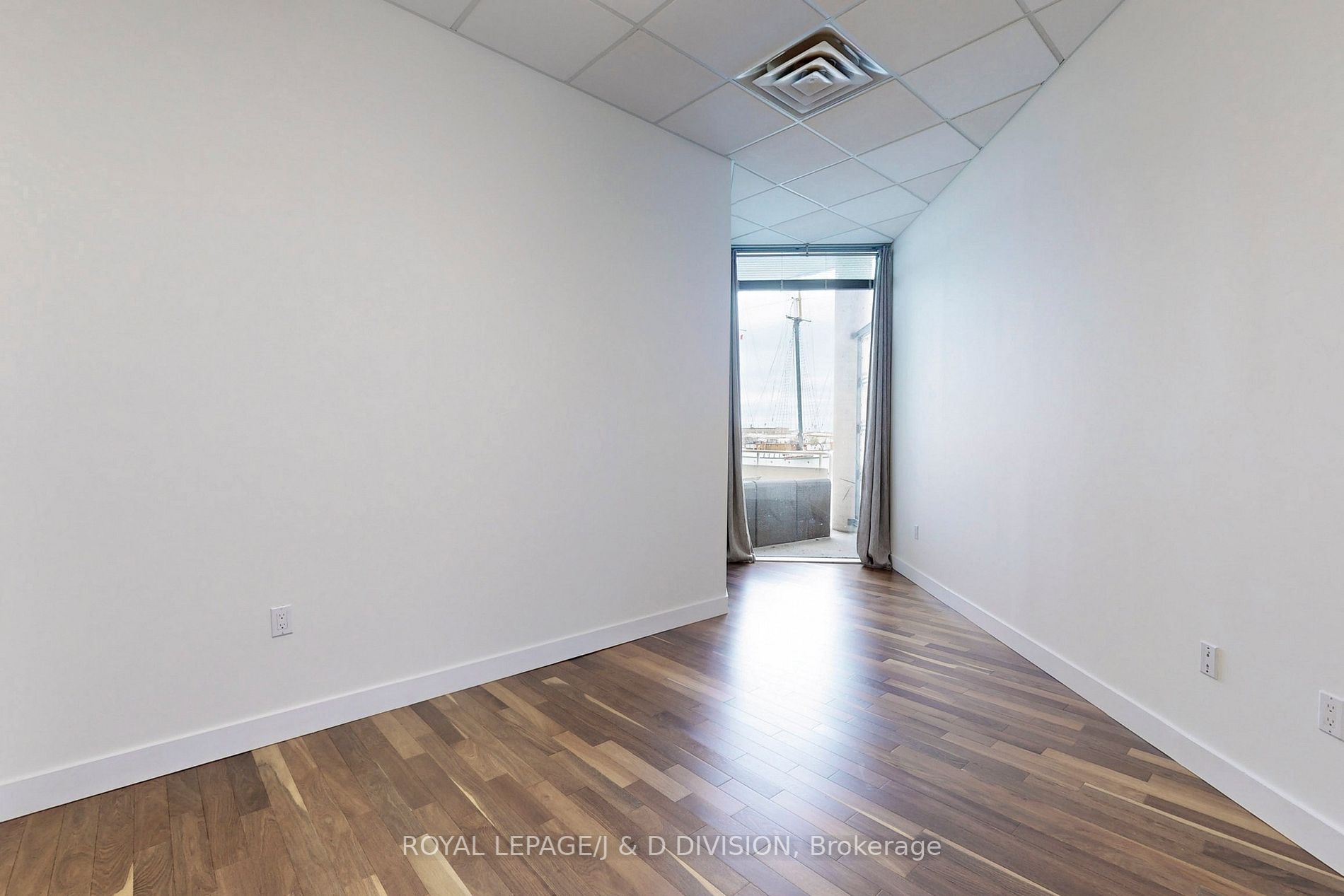401 Queens Quay W, #103