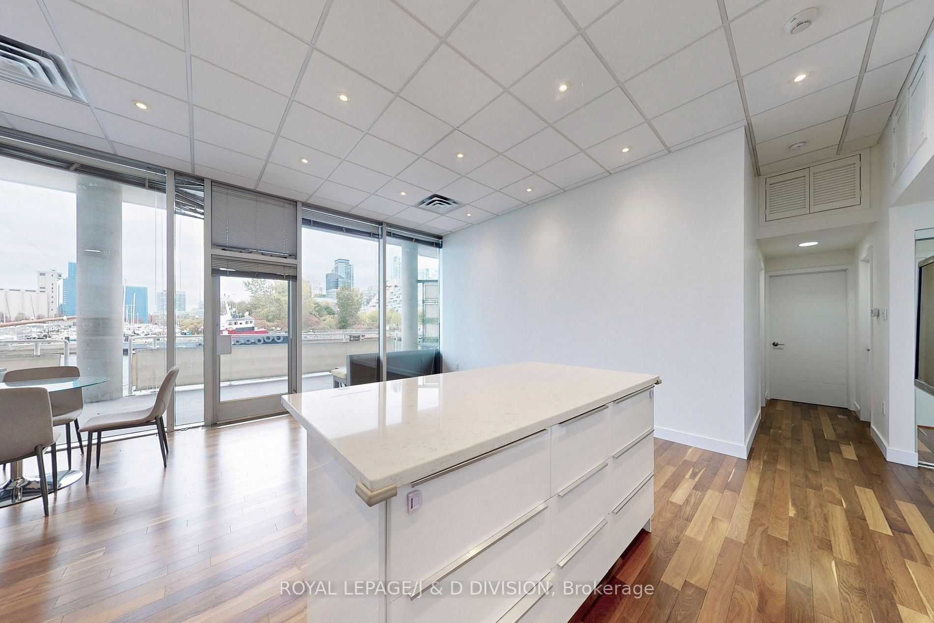 401 Queens Quay W, #103