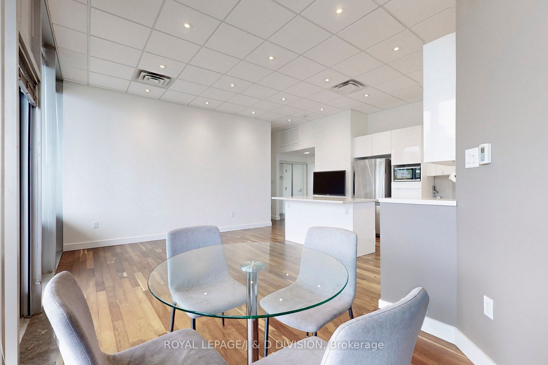 401 Queens Quay W, #103