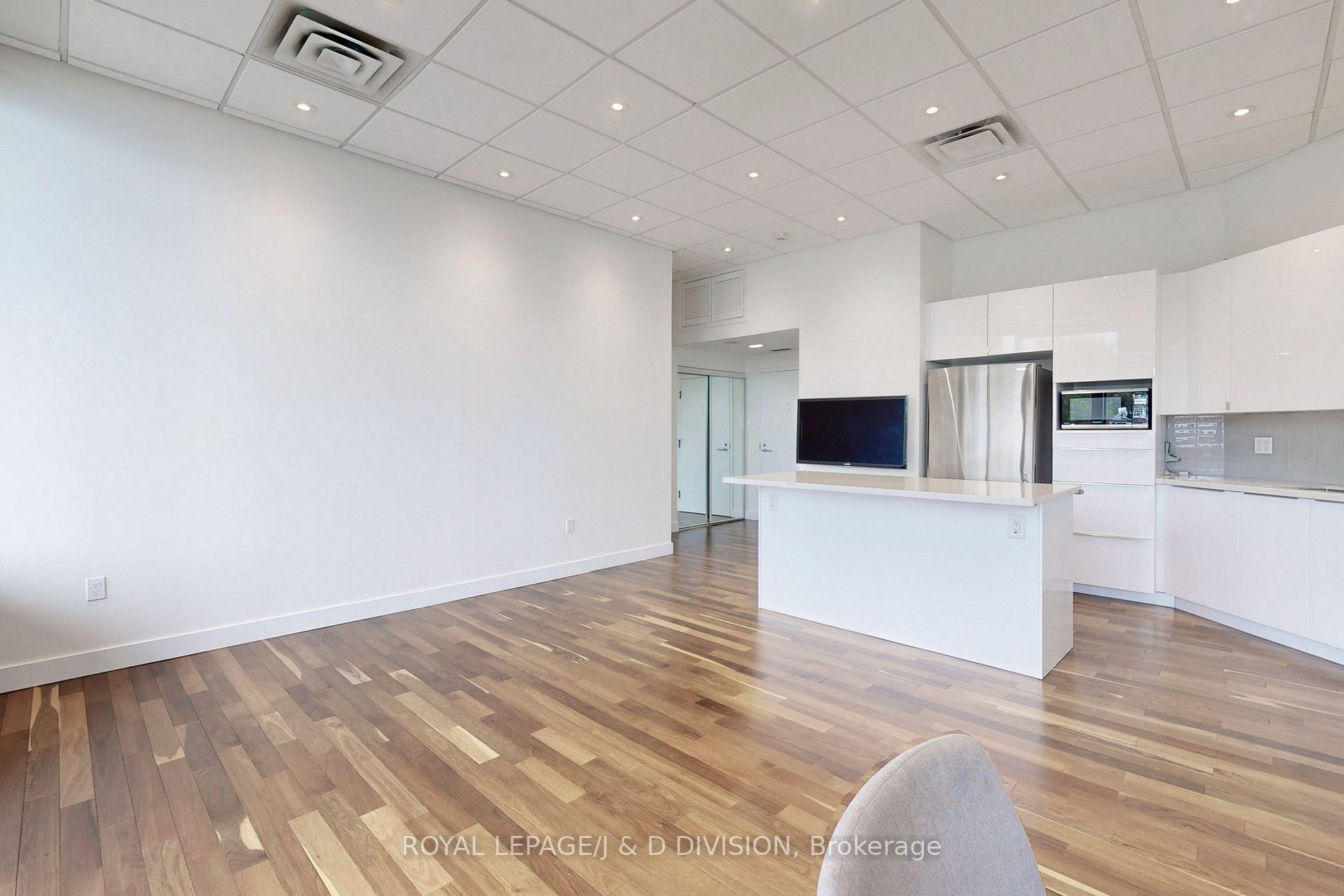 401 Queens Quay W, #103