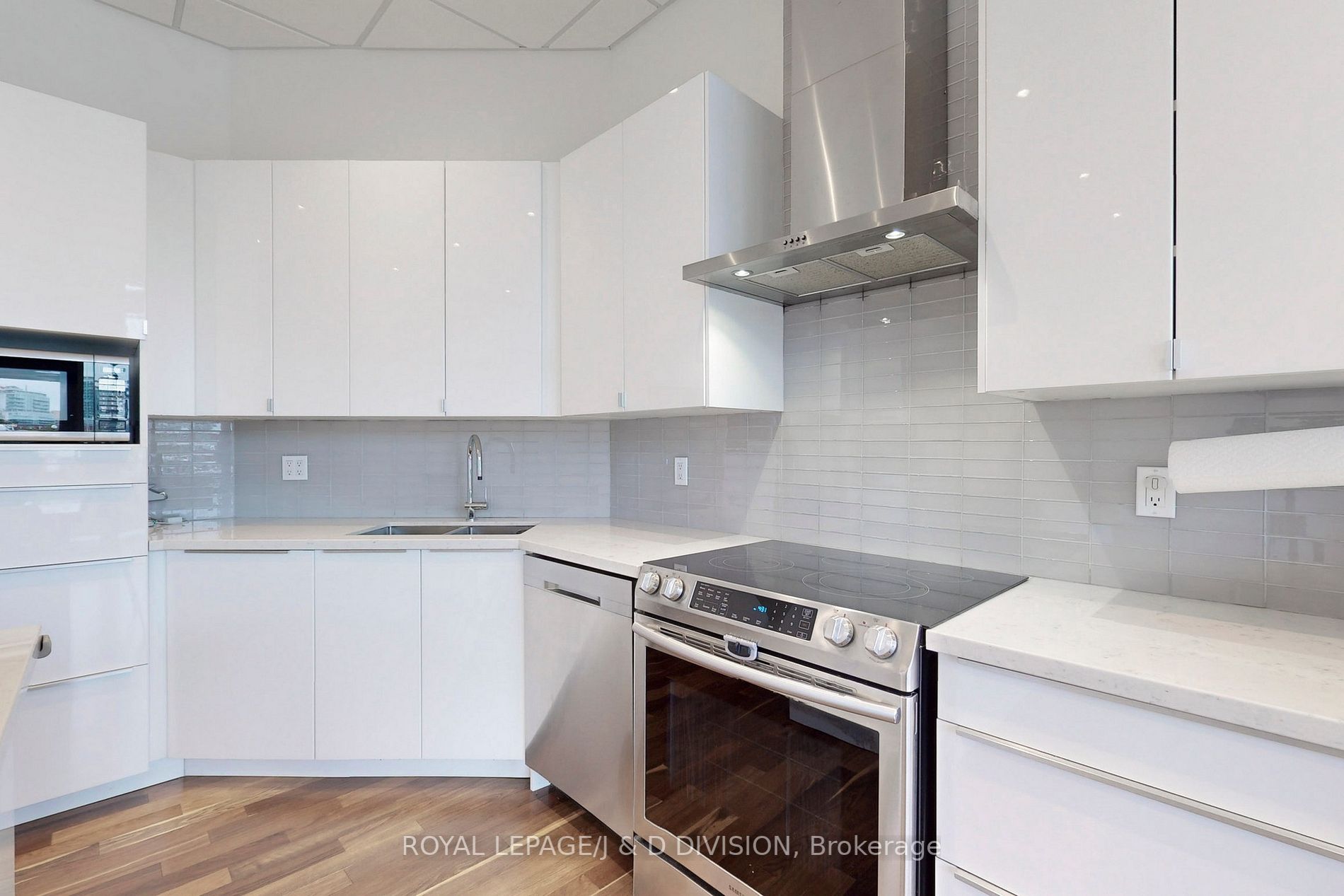 401 Queens Quay W, #103