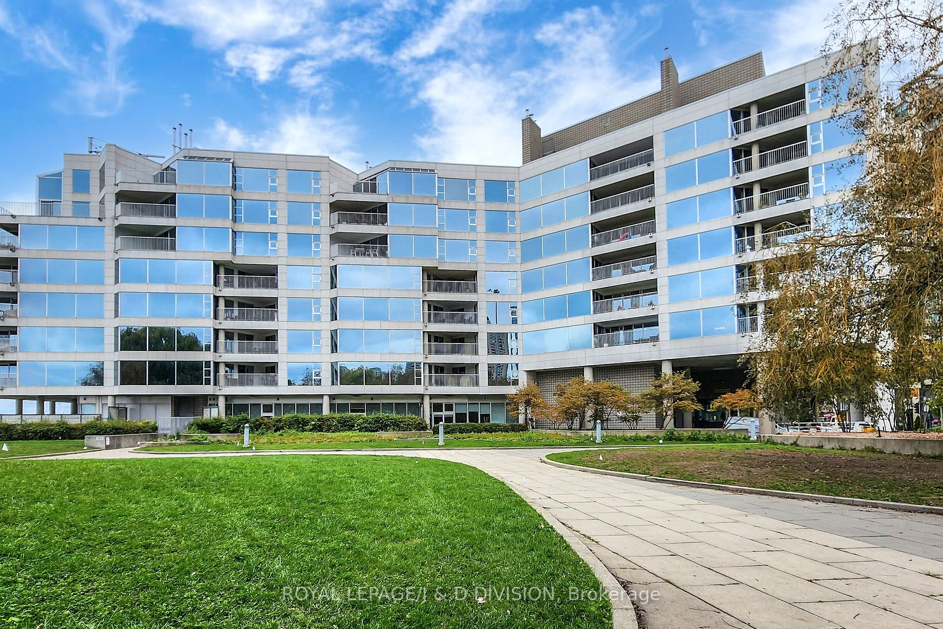 401 Queens Quay W, #103