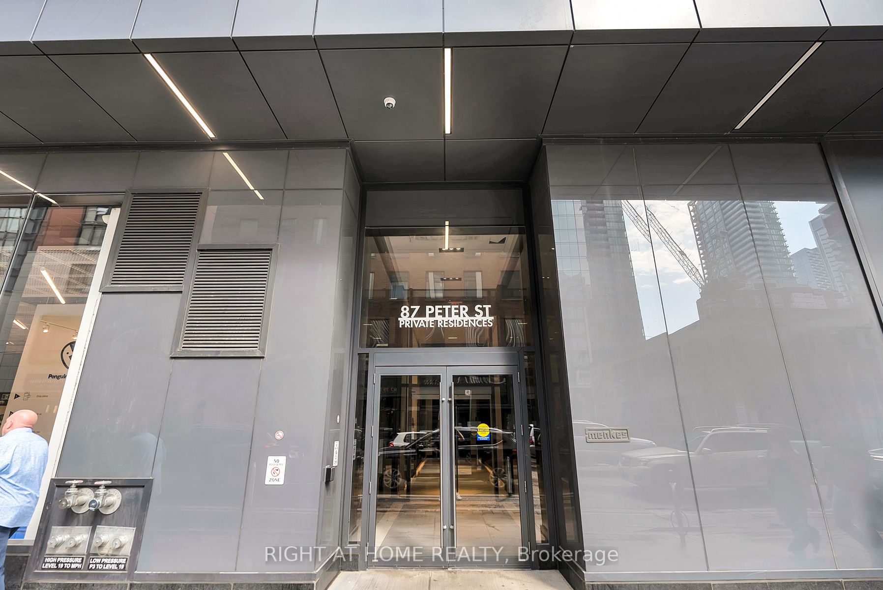 87 Peter St, #2816