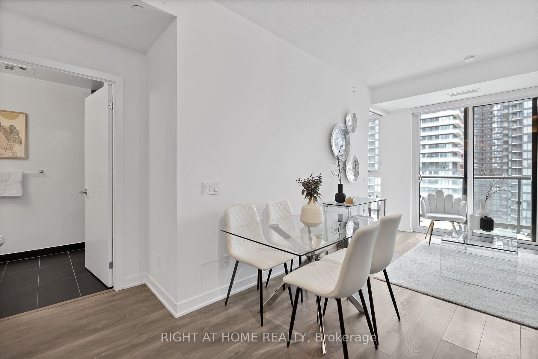 87 Peter St, #2816