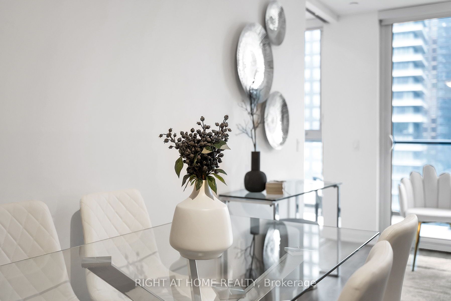 87 Peter St, #2816