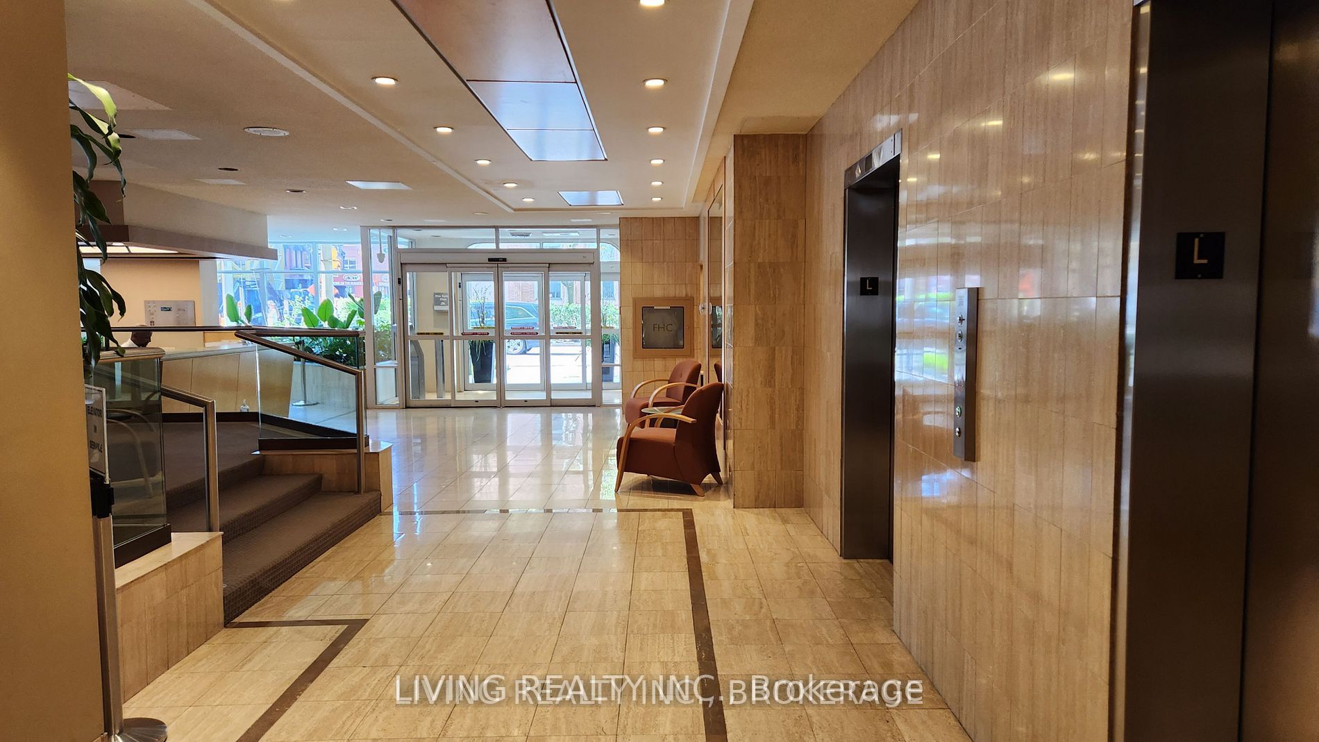 71 Charles St E, #1204