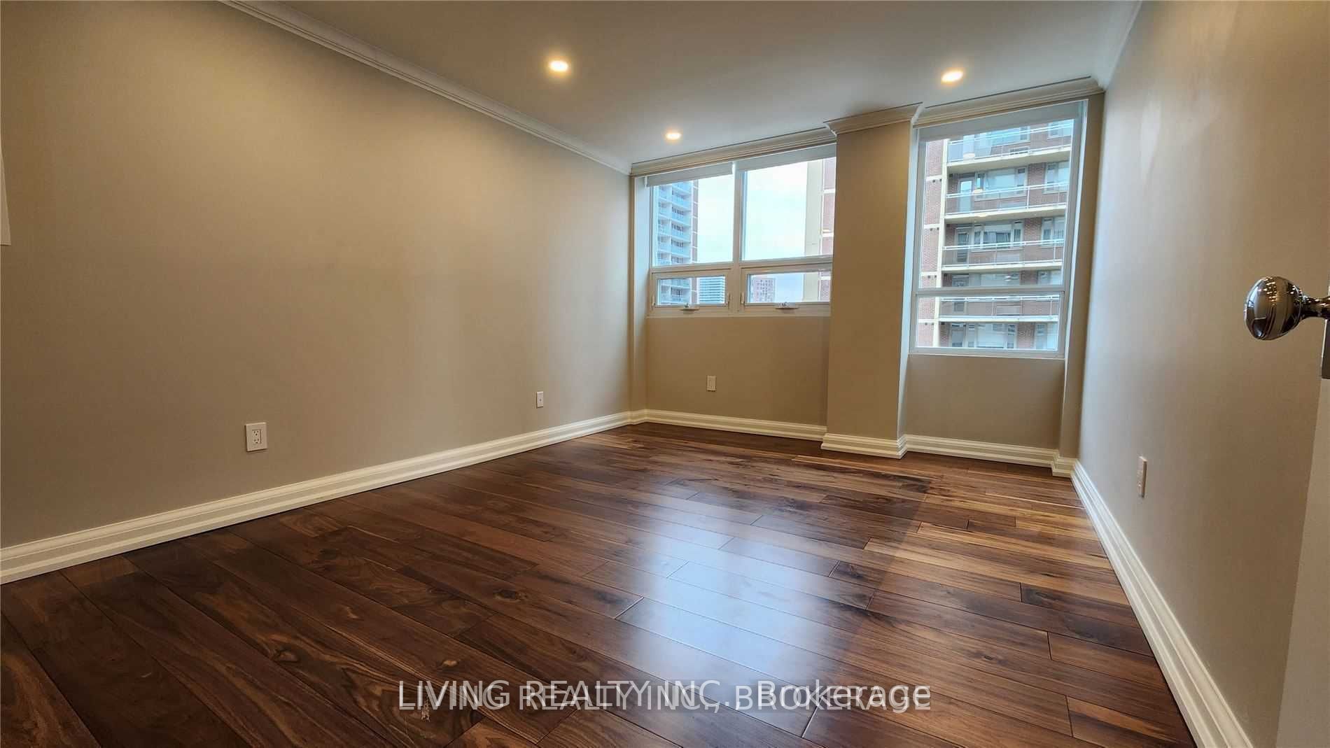 71 Charles St E, #1204