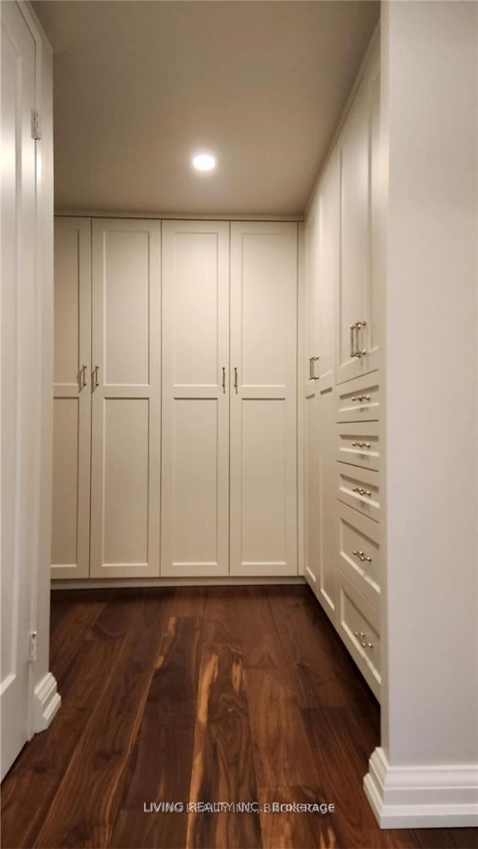 71 Charles St E, #1204