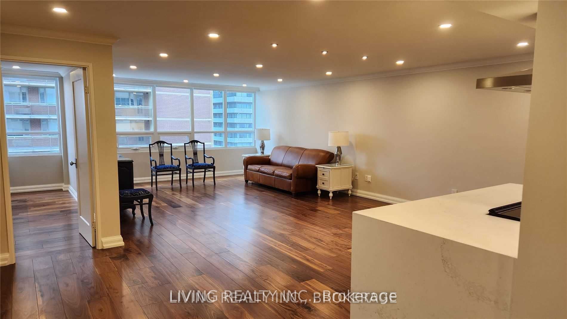 71 Charles St E, #1204