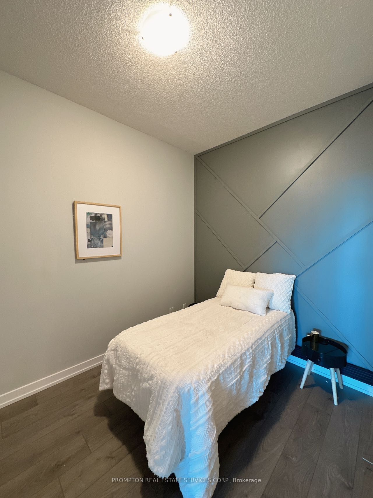 297 College St, #503