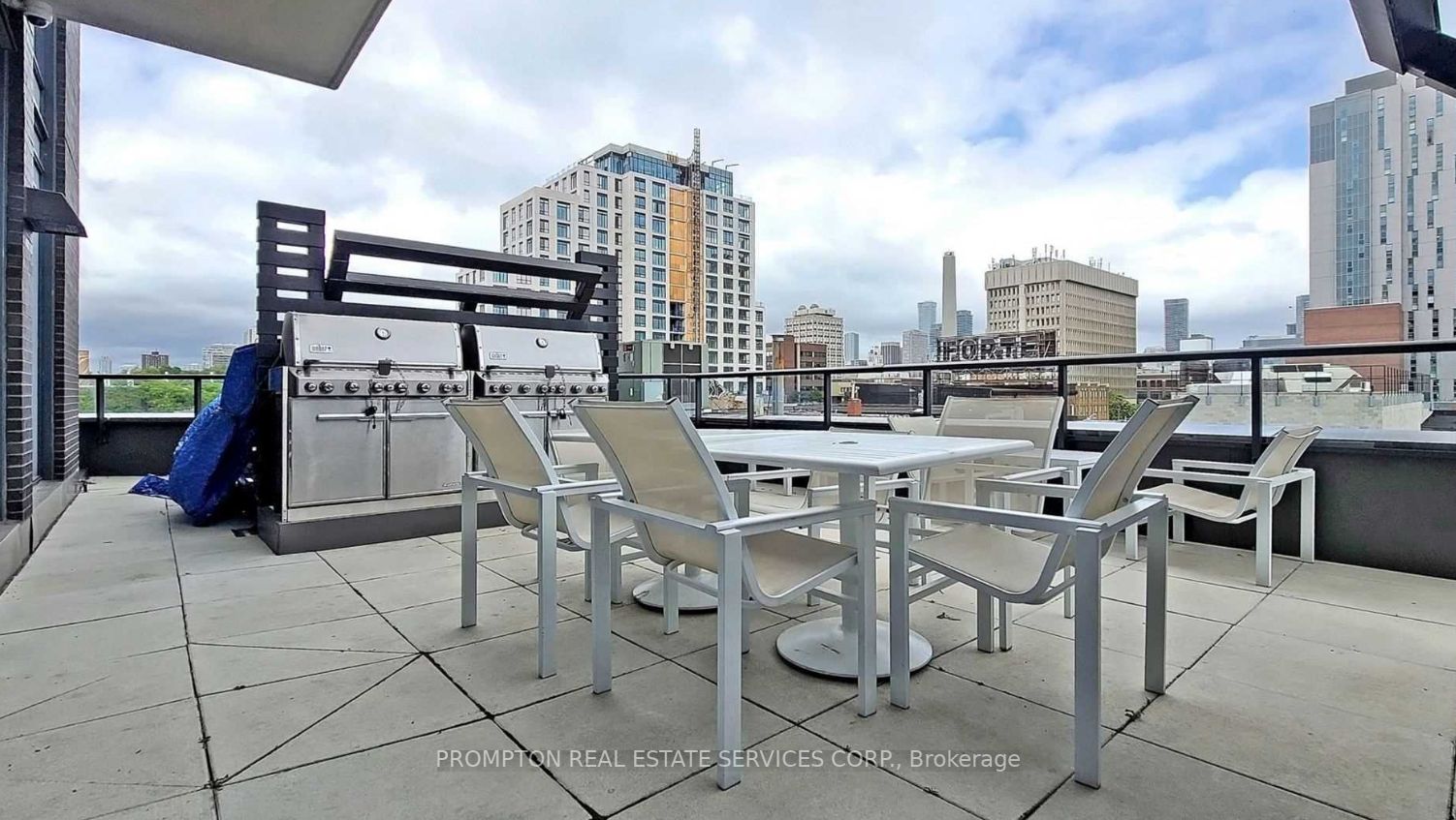 297 College St, #503