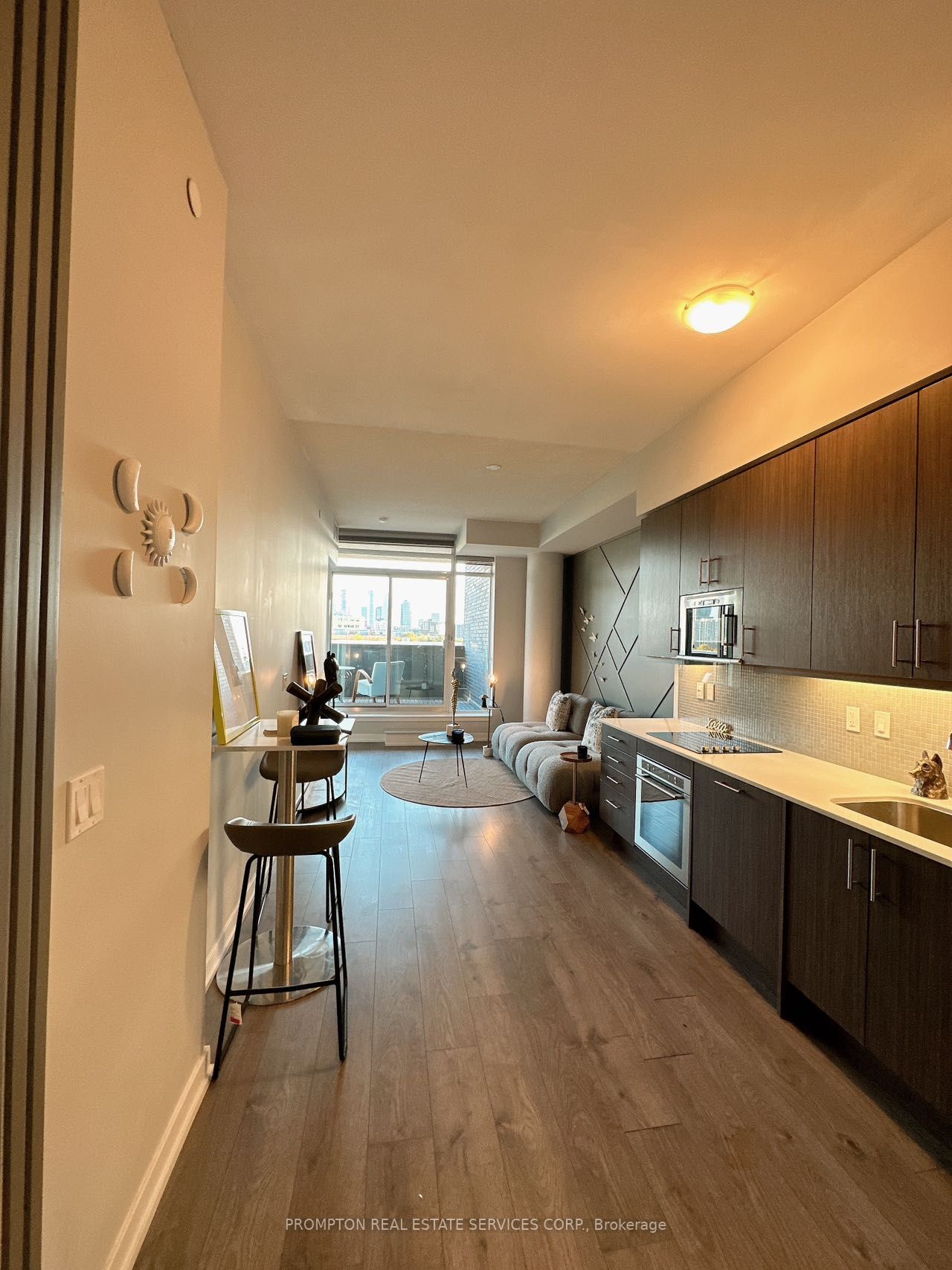 297 College St, #503