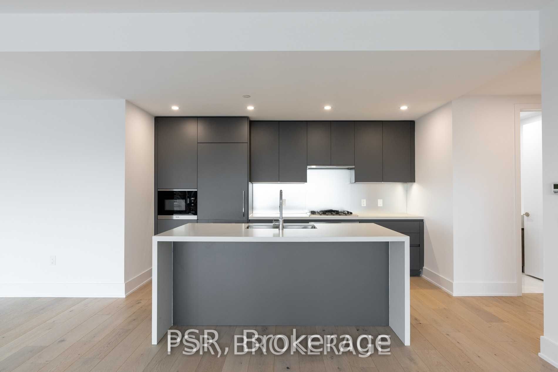346 Davenport Road, #304