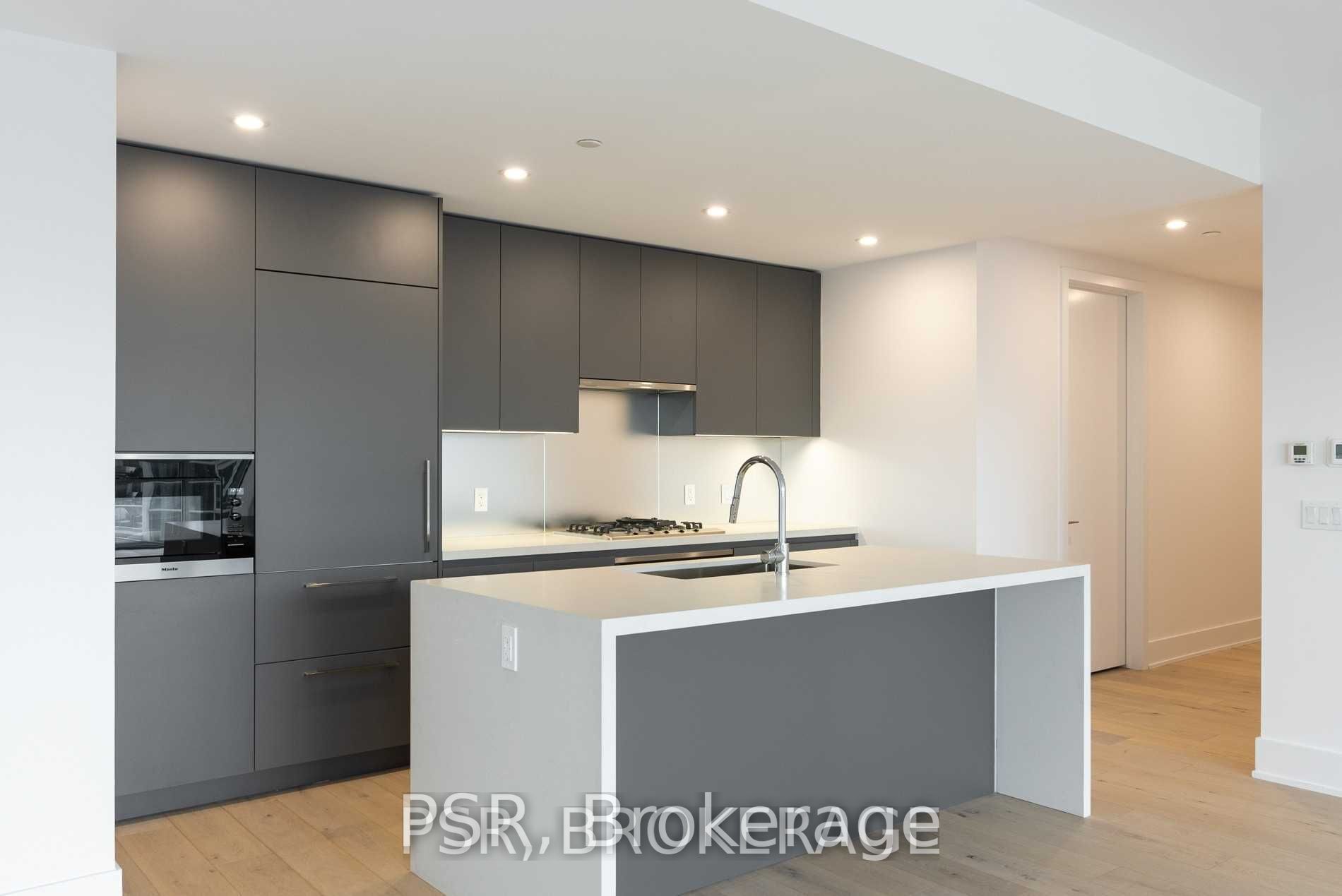 346 Davenport Road, #304