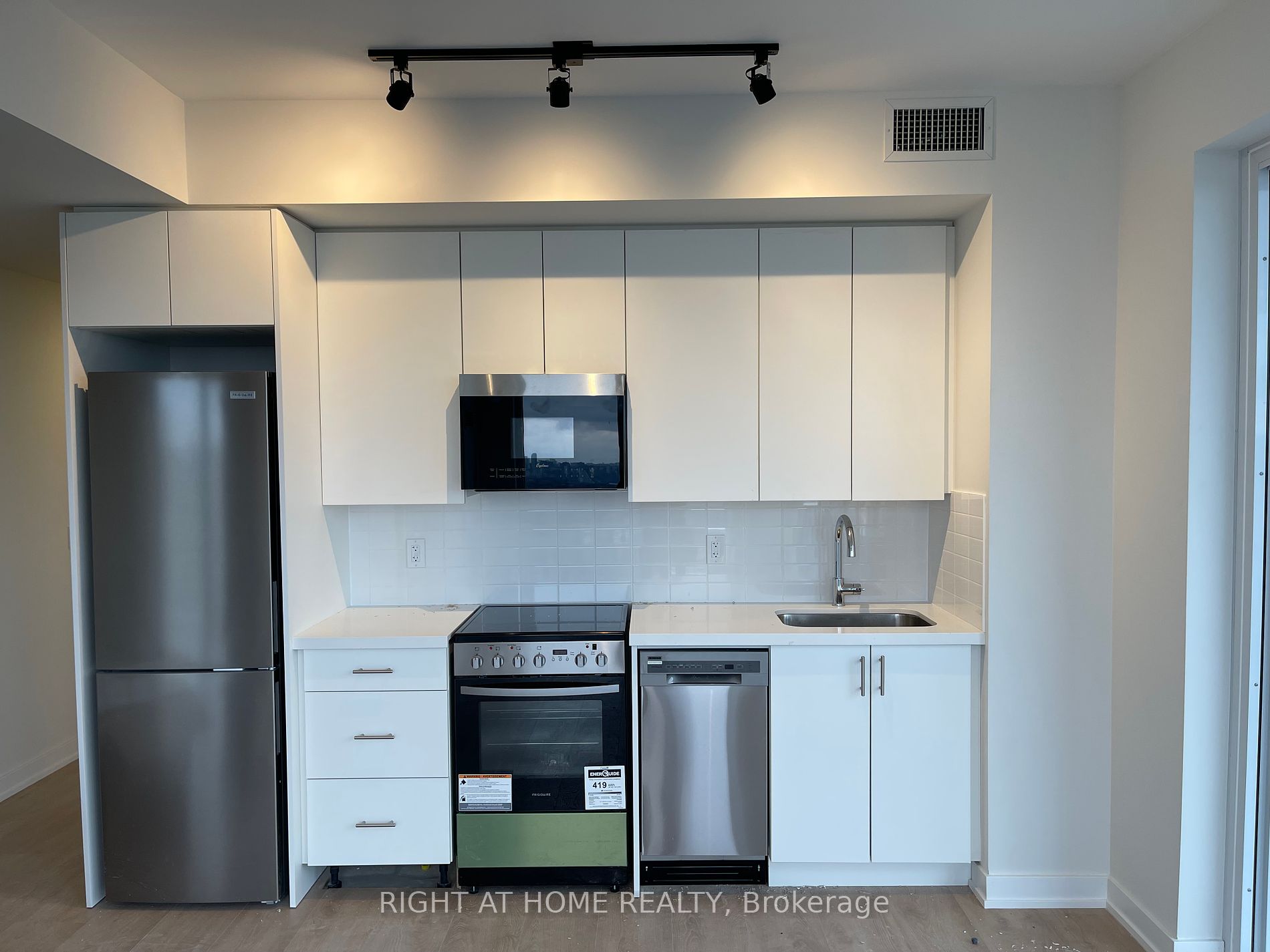 15 Ellerslie Ave, #2210