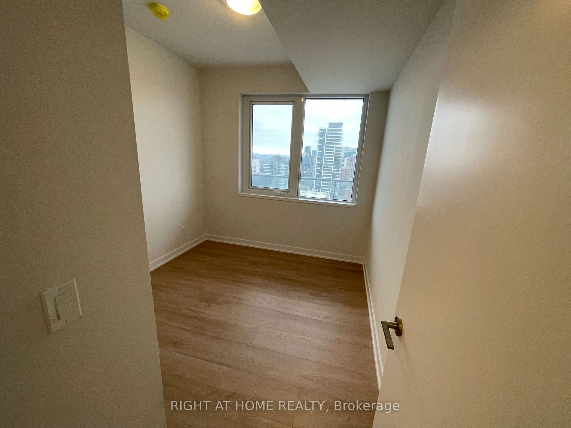 15 Ellerslie Ave, #2210