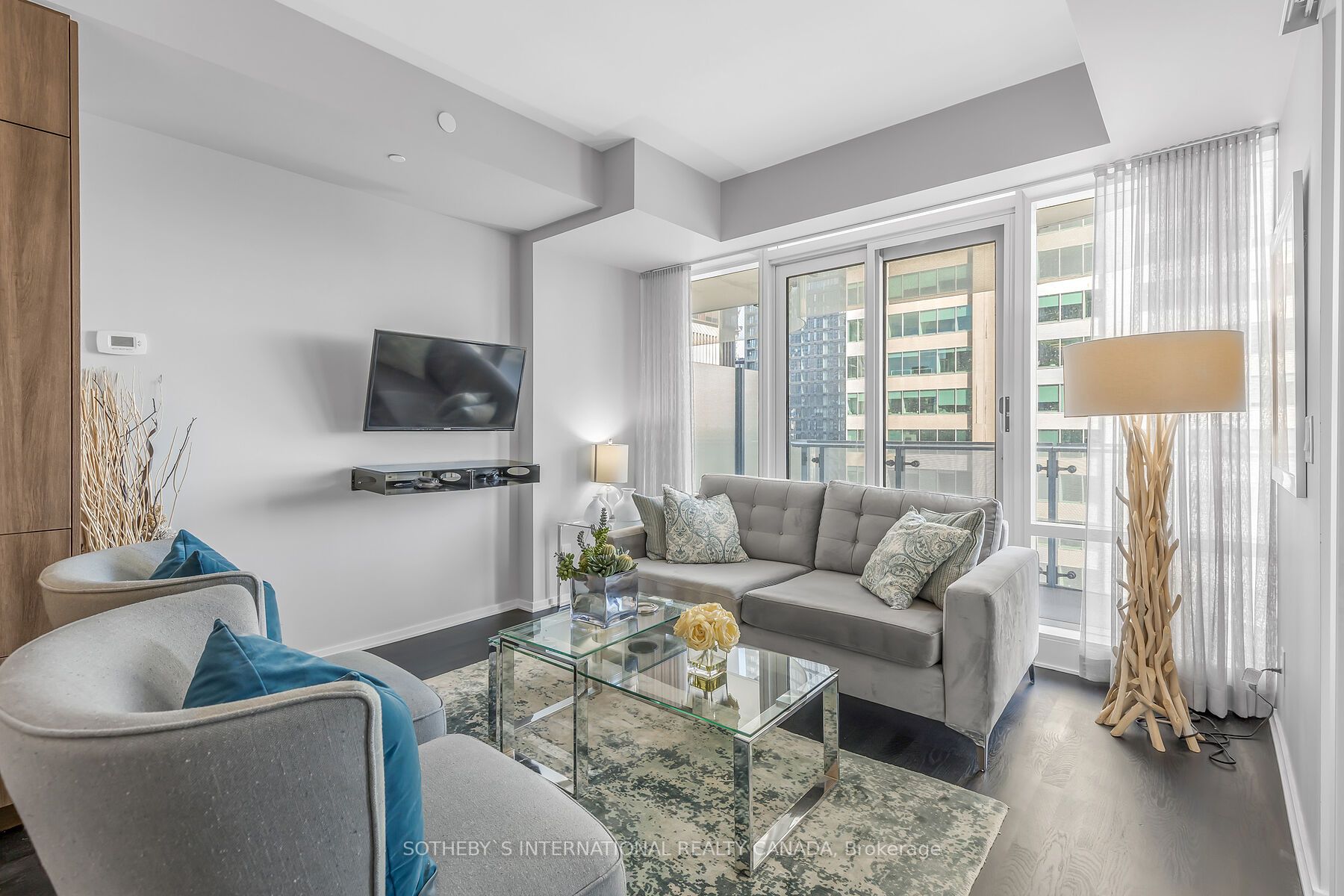 1 Bloor St E, #1812