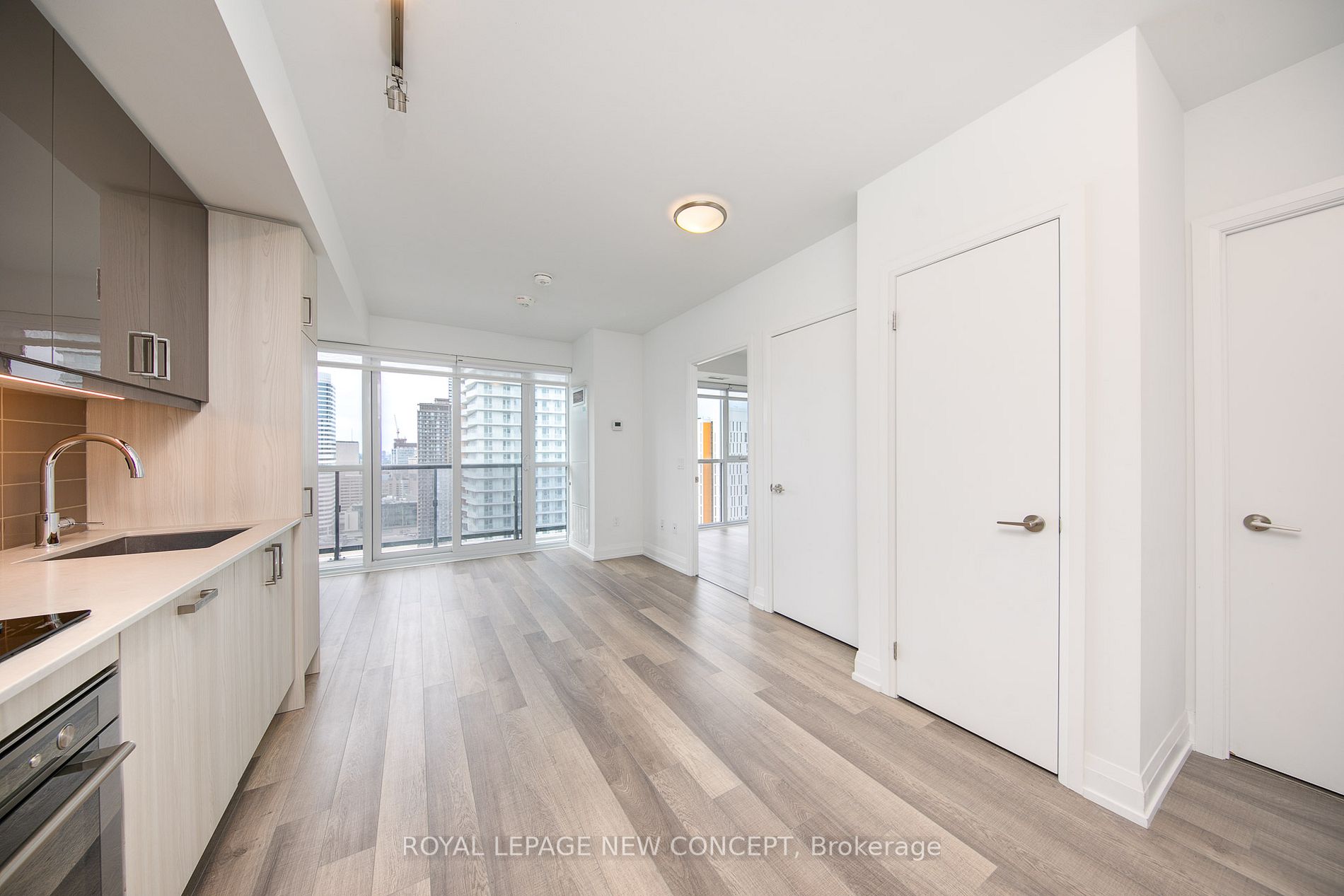 77 Mutual St, #3007
