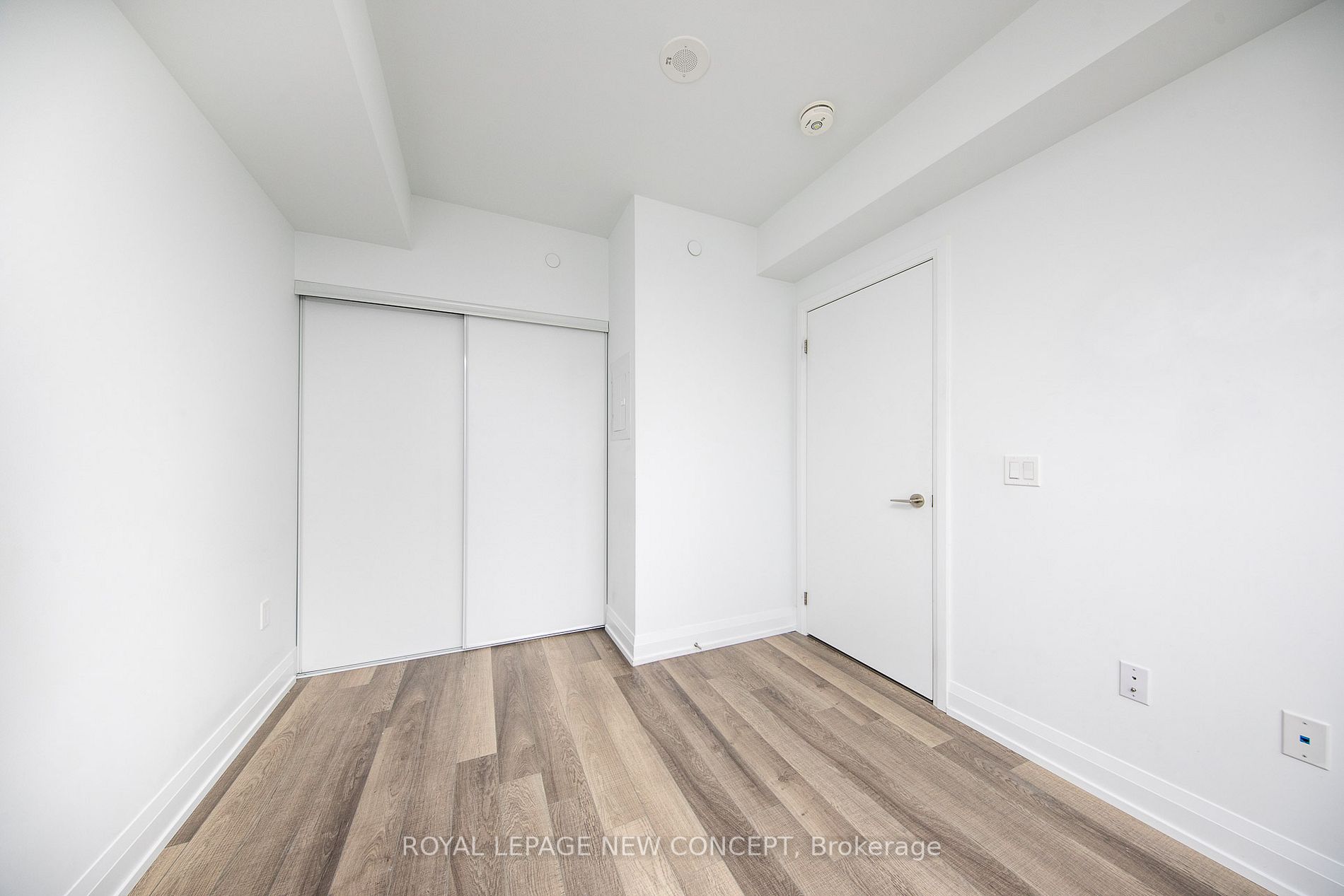 77 Mutual St, #3007