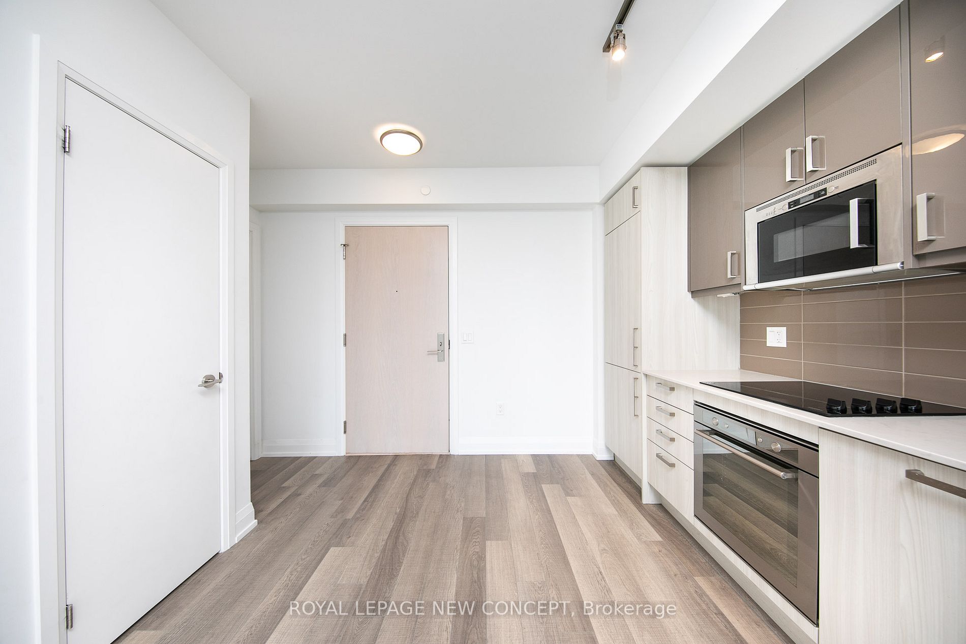 77 Mutual St, #3007