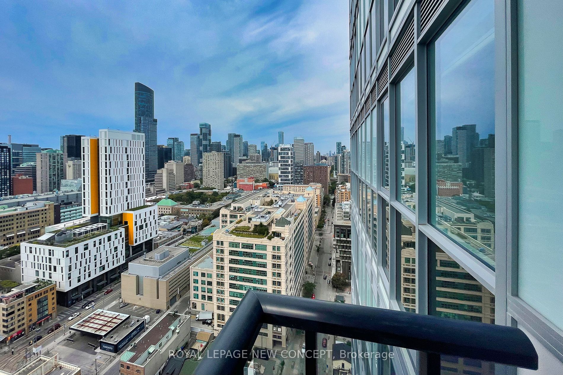 77 Mutual St, #3007