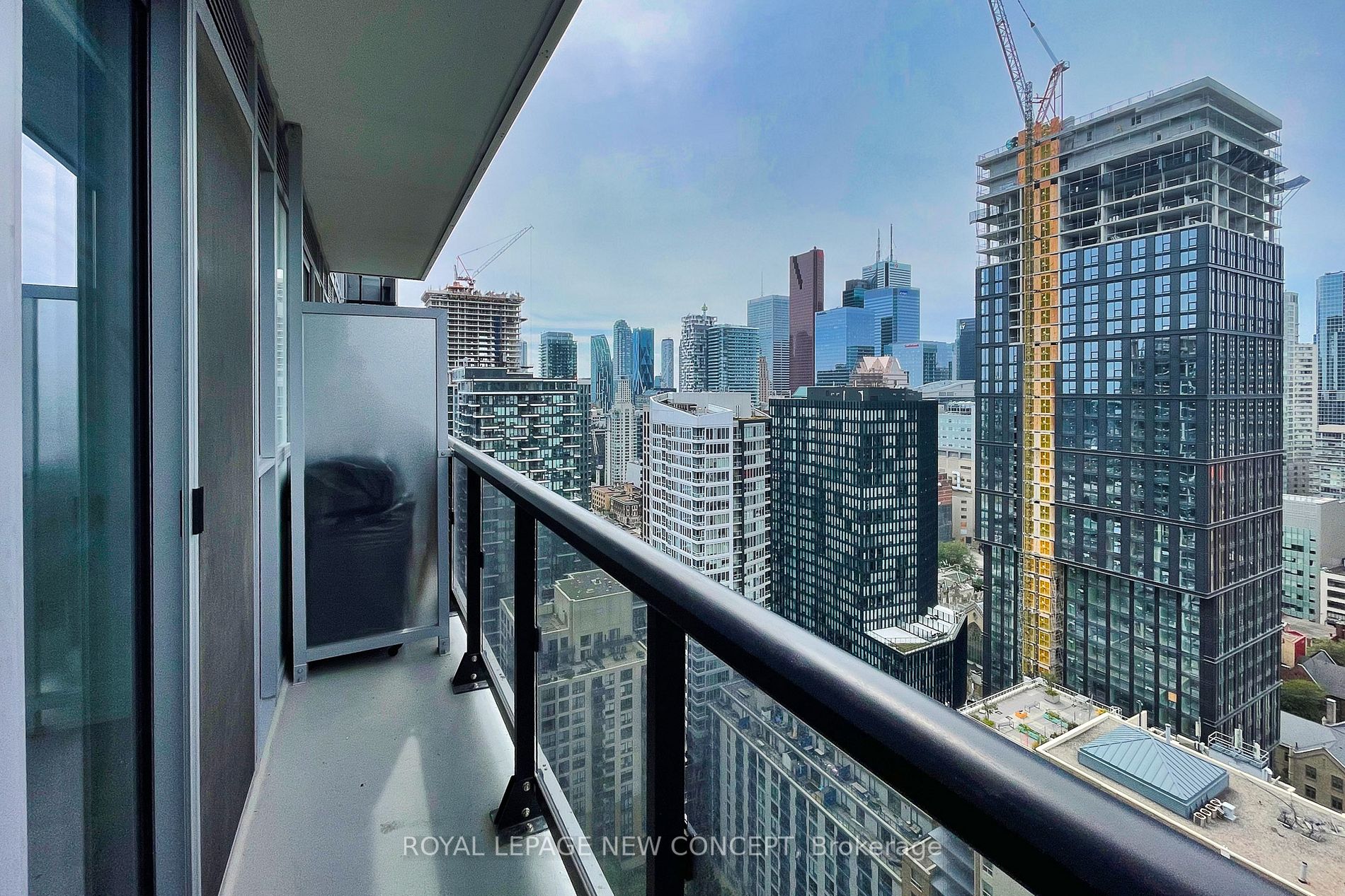 77 Mutual St, #3007