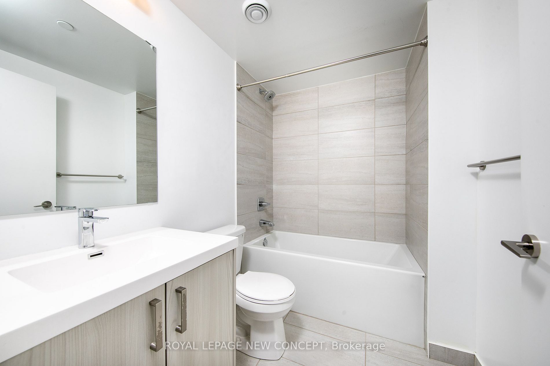 77 Mutual St, #3007