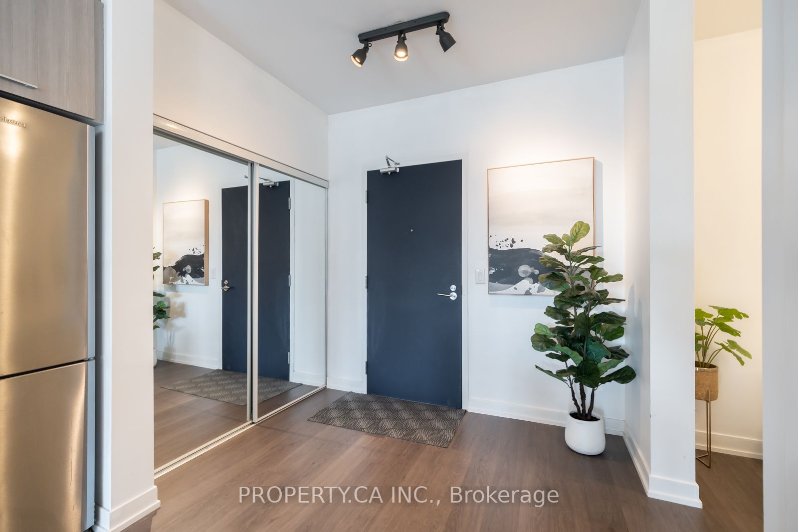 105 George St, #507