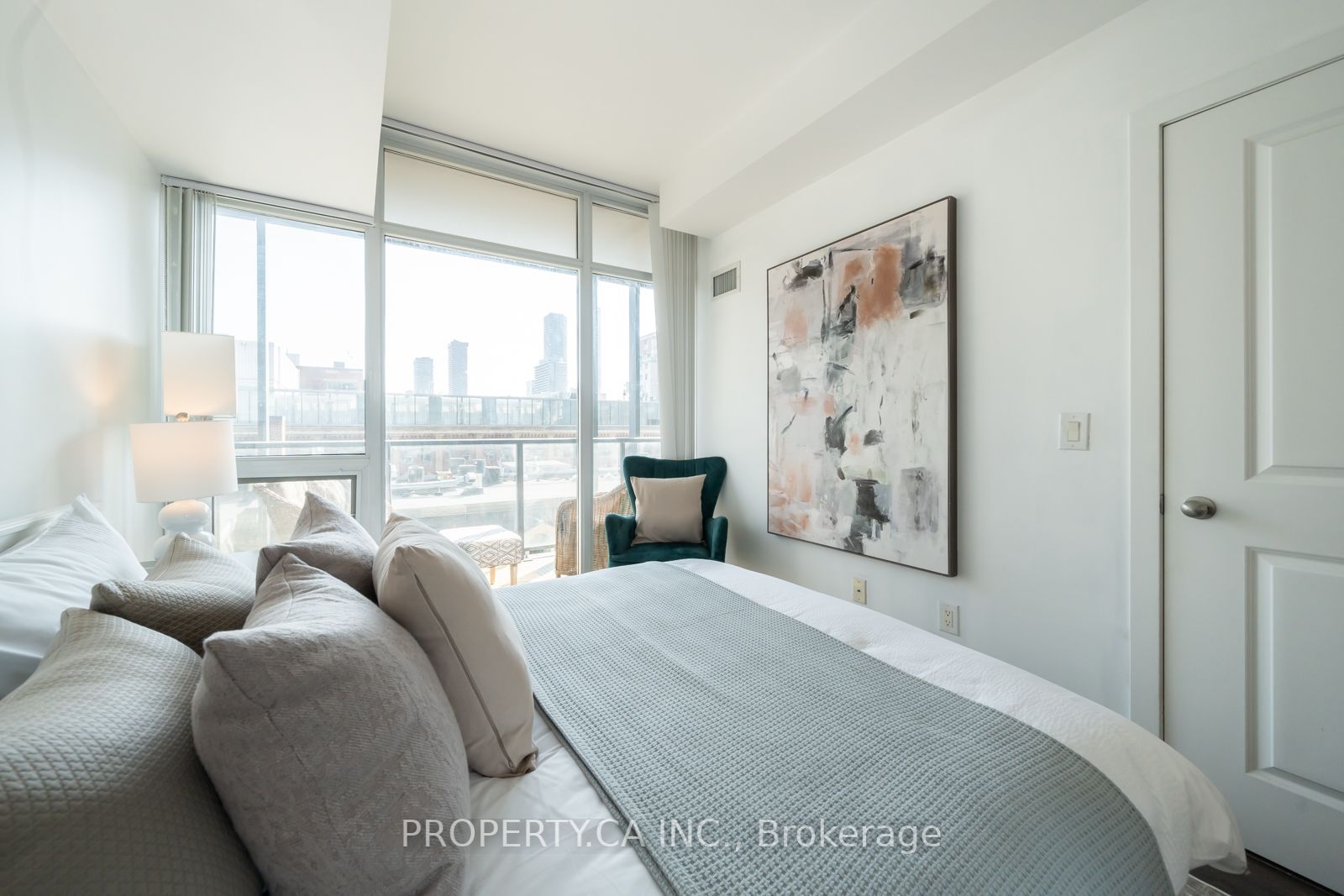 105 George St, #507