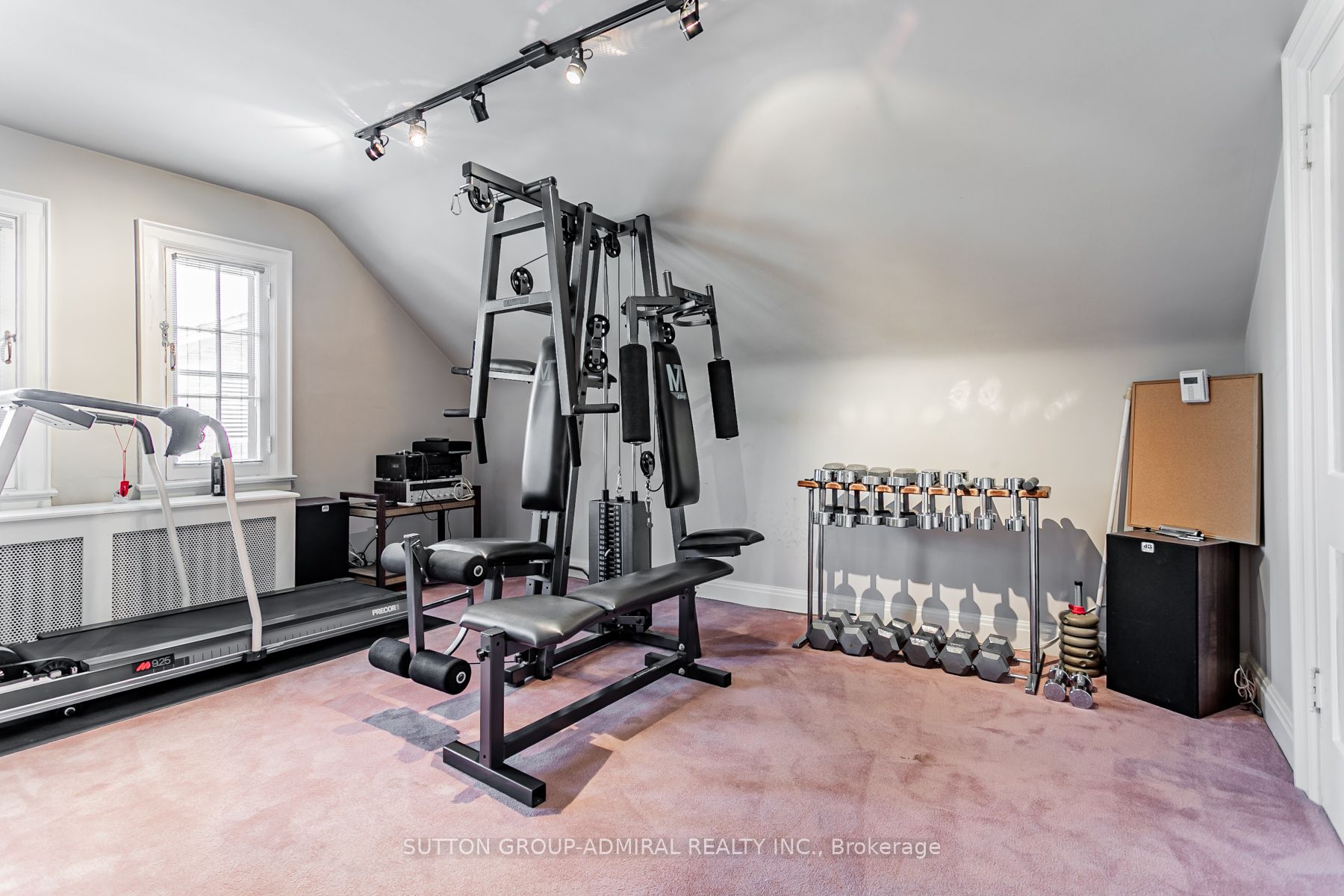 30 Hawarden Cres