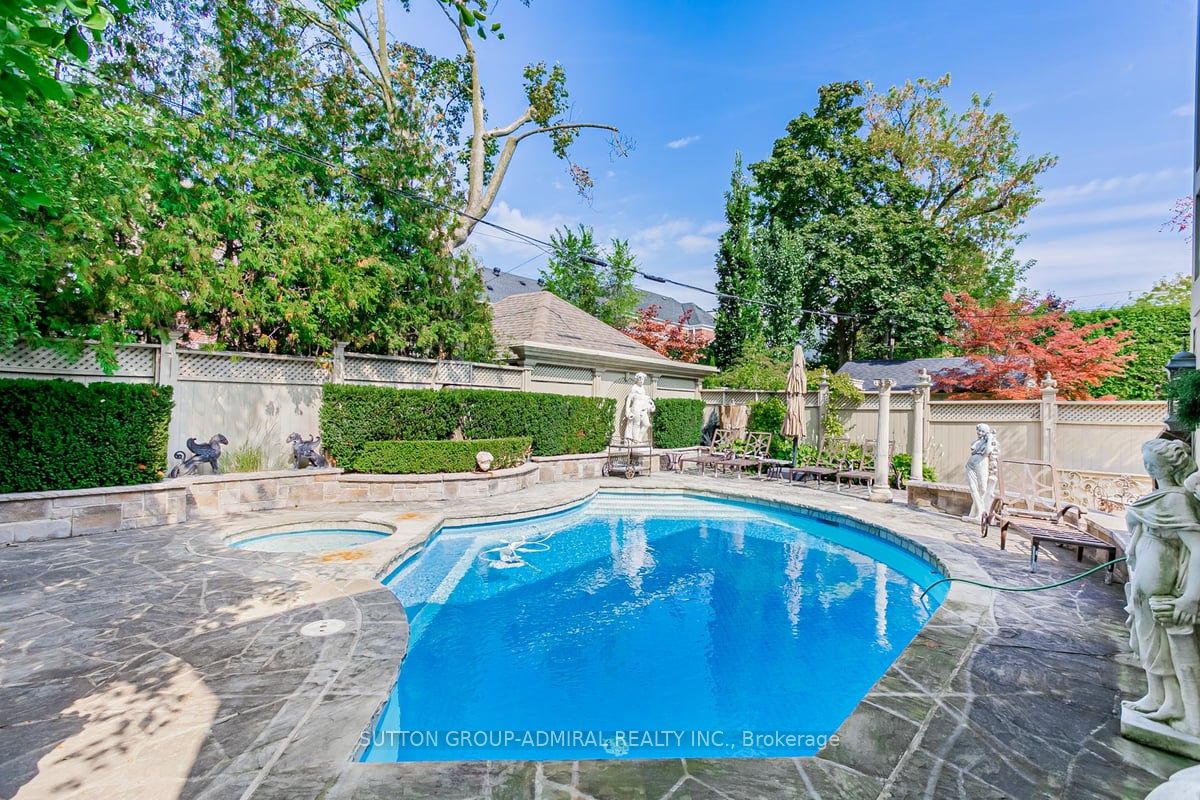 30 Hawarden Cres