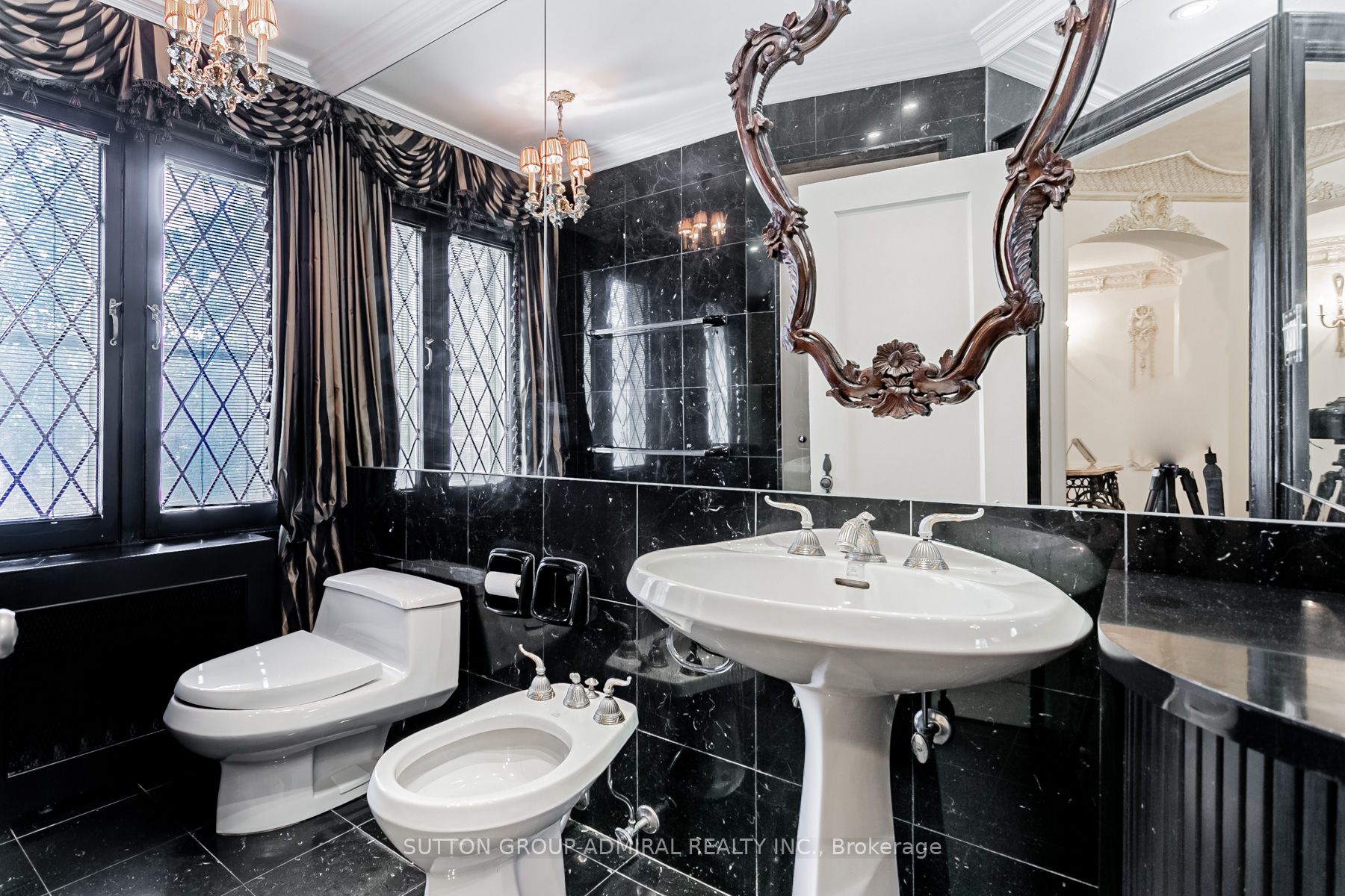 30 Hawarden Cres