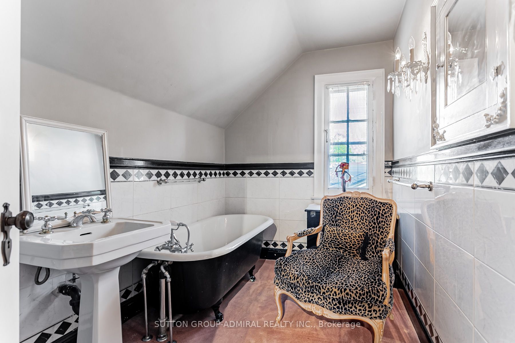 30 Hawarden Cres