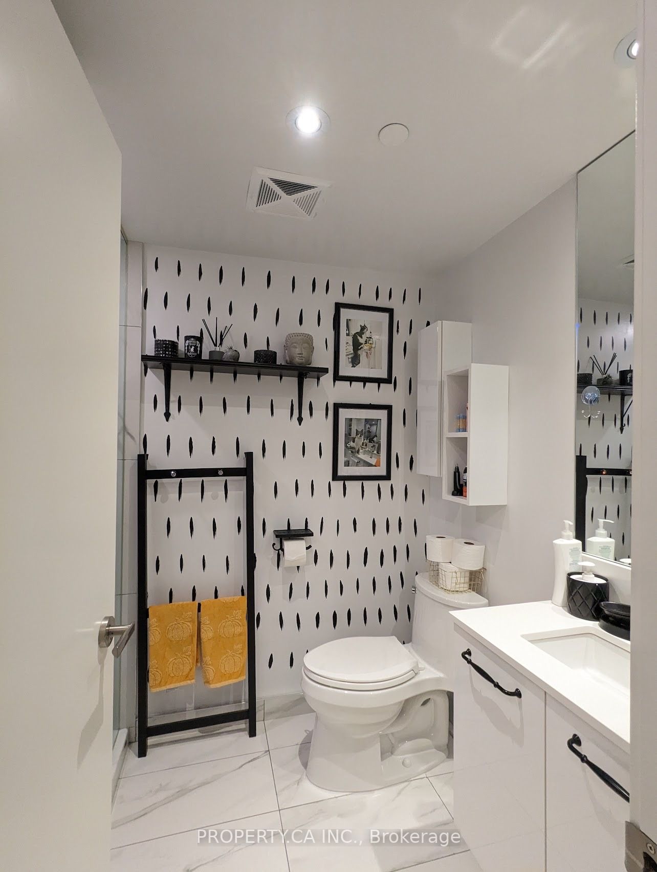 195 Redpath Avenue, #2204