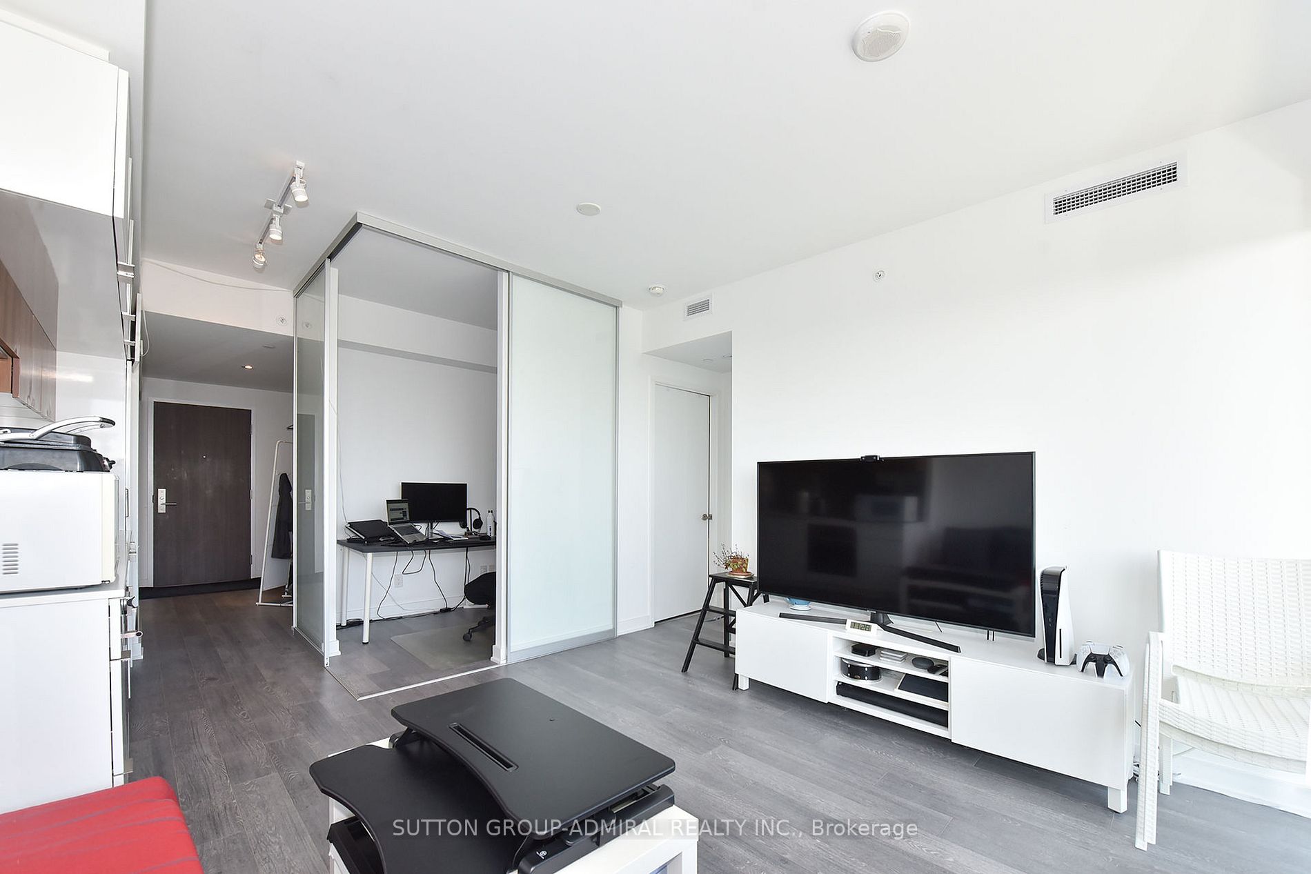 185 Roehampton Avenue, #2706
