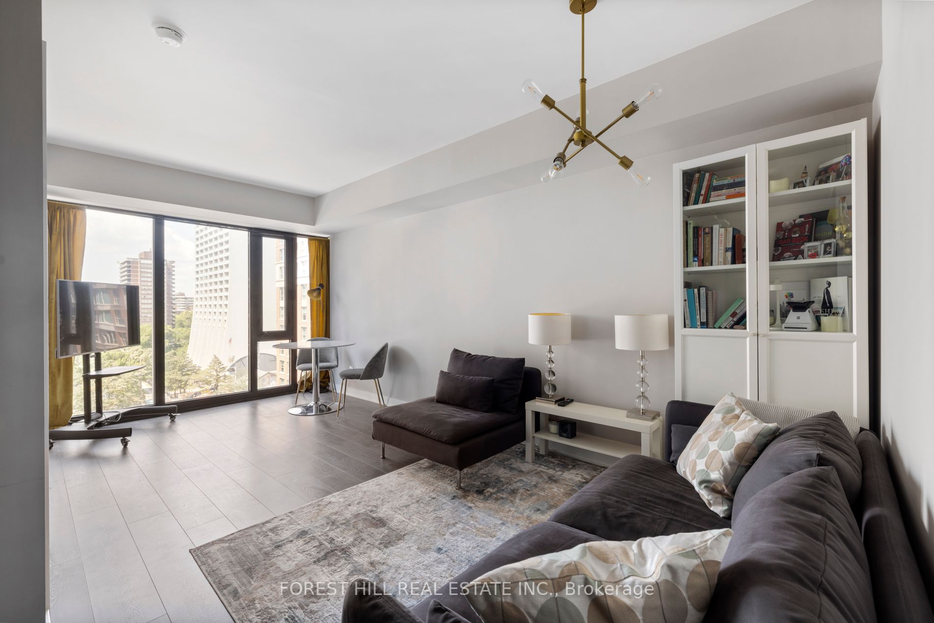 188 Cumberland St, #811