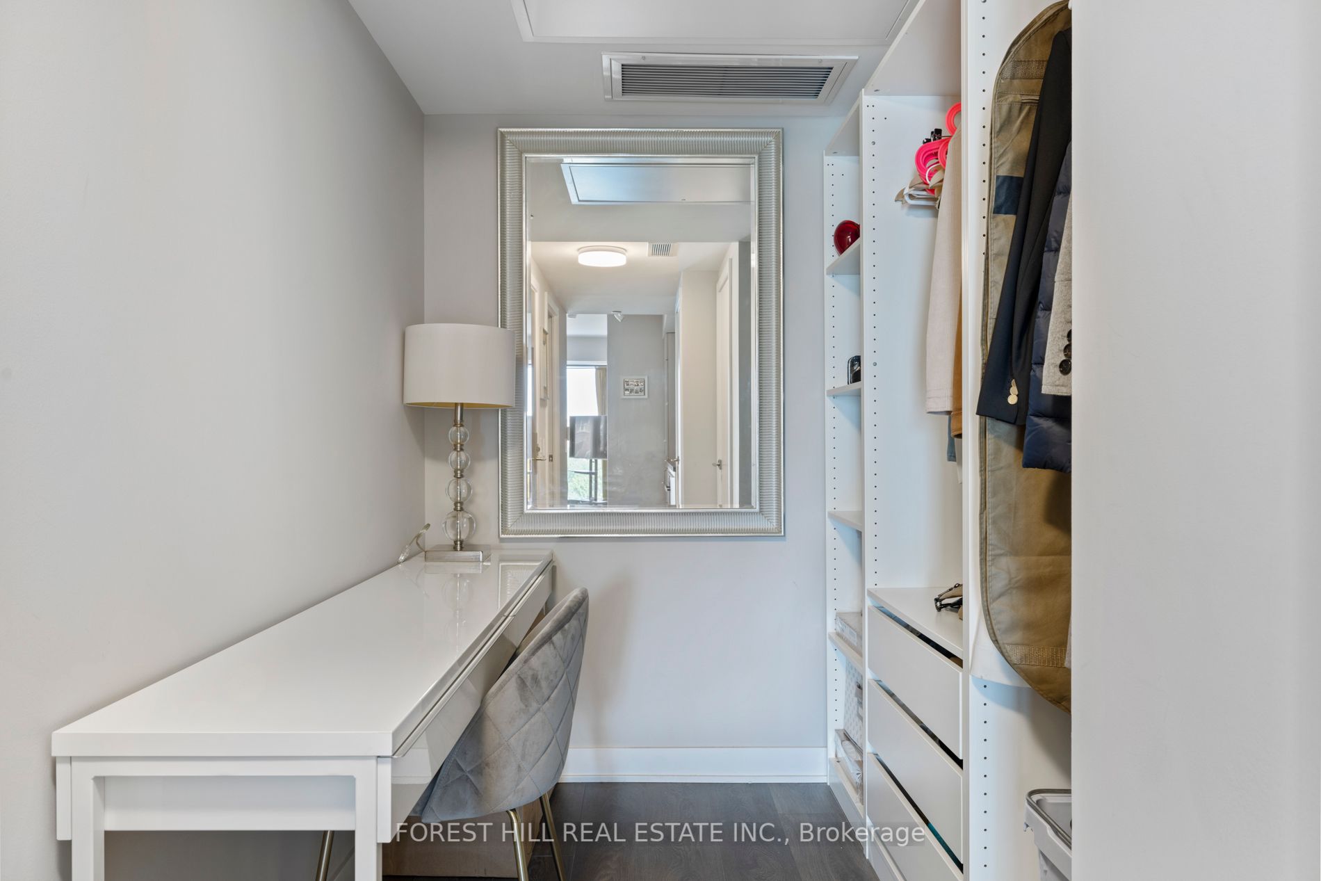 188 Cumberland St, #811