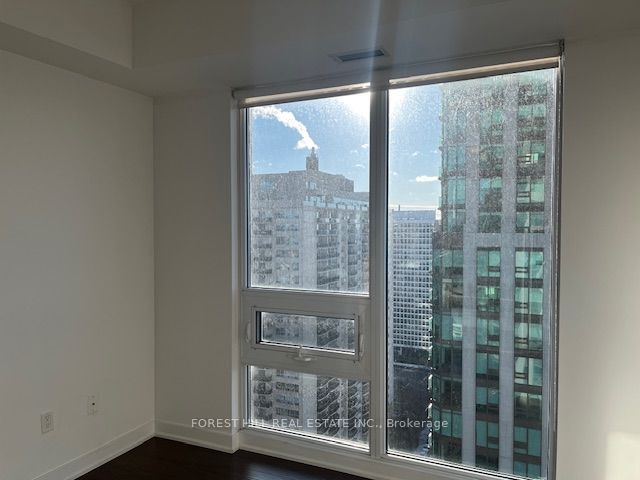 320 Tweedsmuir Ave, #2207