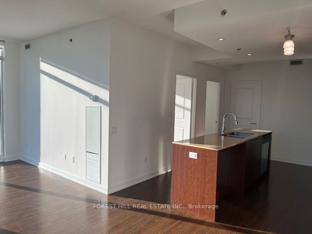320 Tweedsmuir Ave, #2207