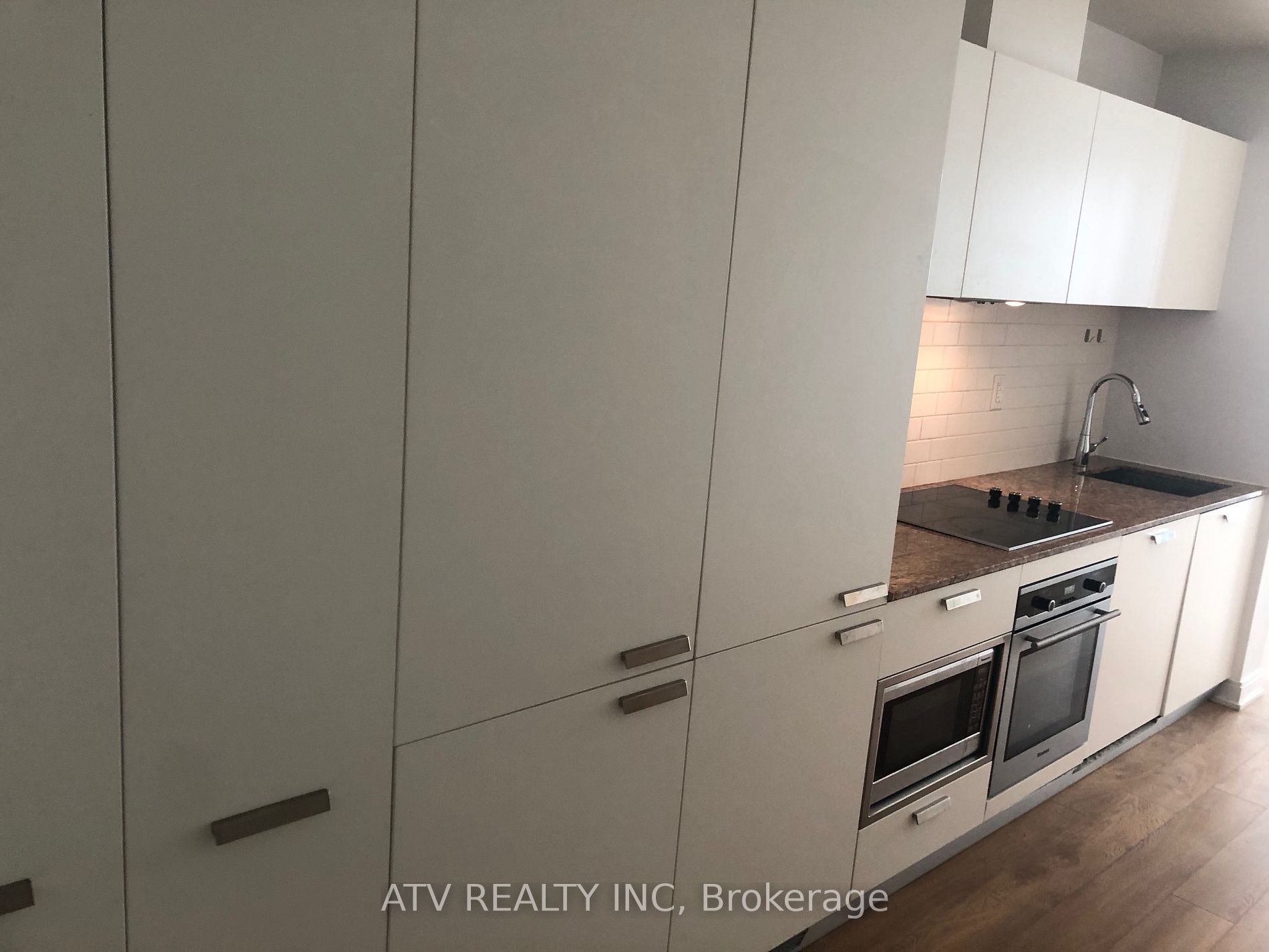 50 Charles St E, #2607