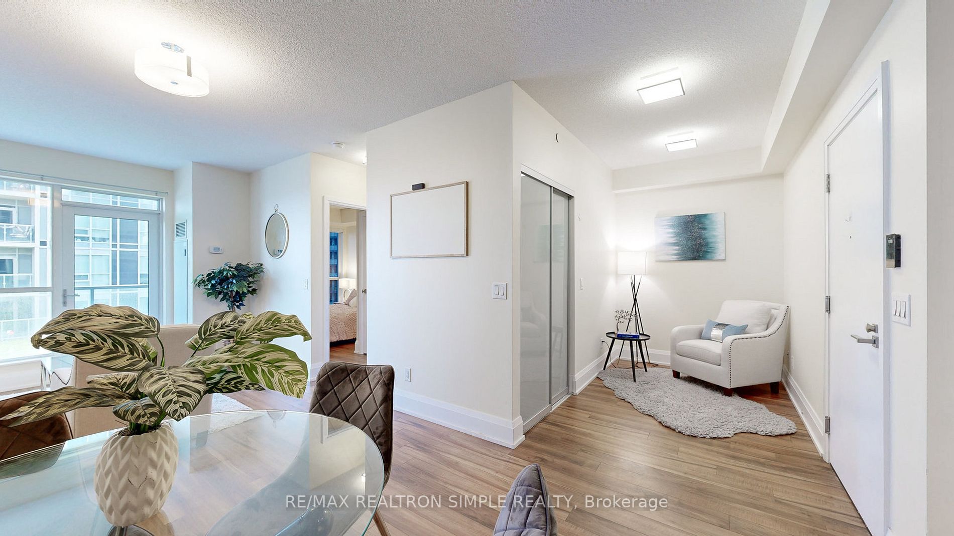 120 Harrison Garden Blvd, #1032