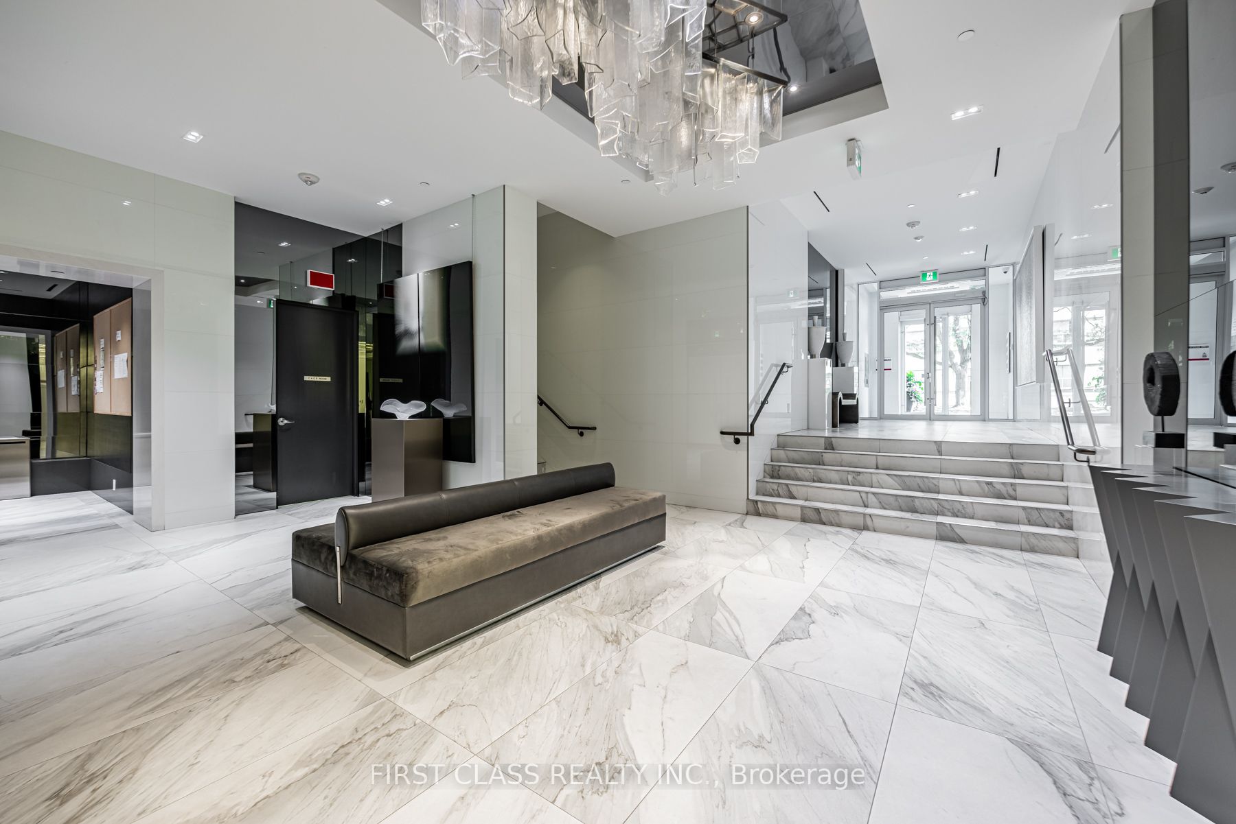 6 Parkwood Ave, #501