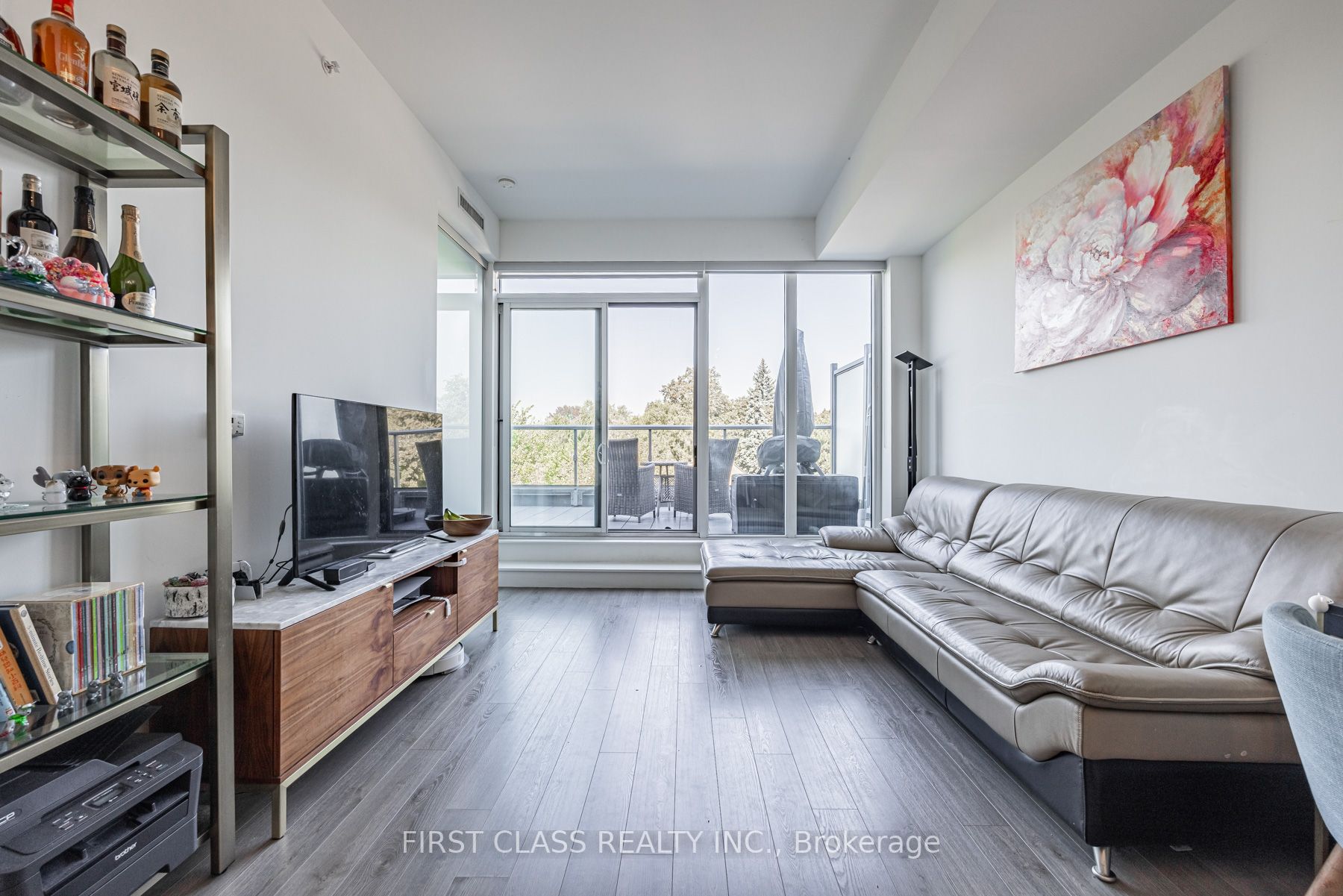 6 Parkwood Ave, #501
