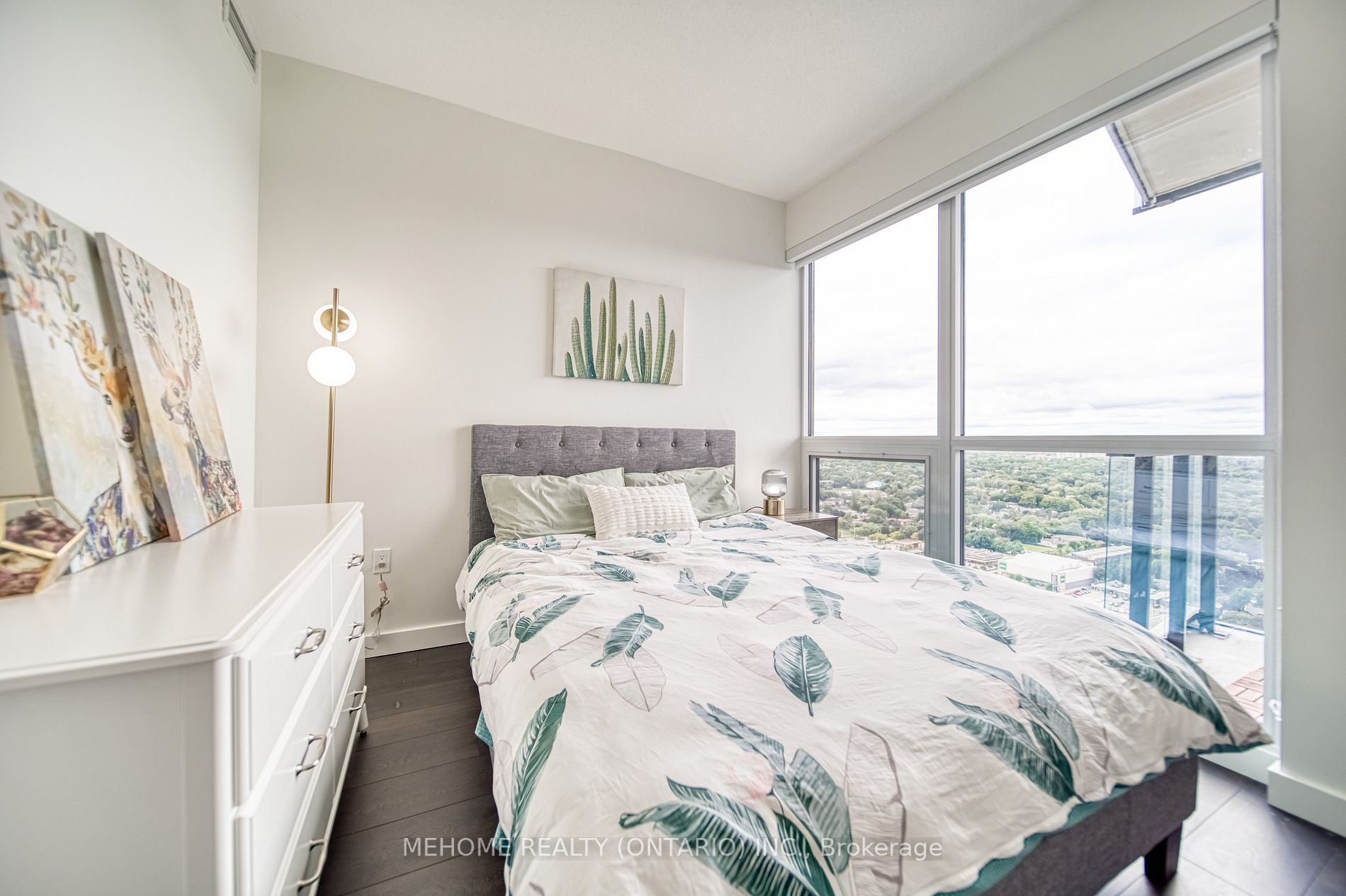 95 Mcmahon Dr, #3907