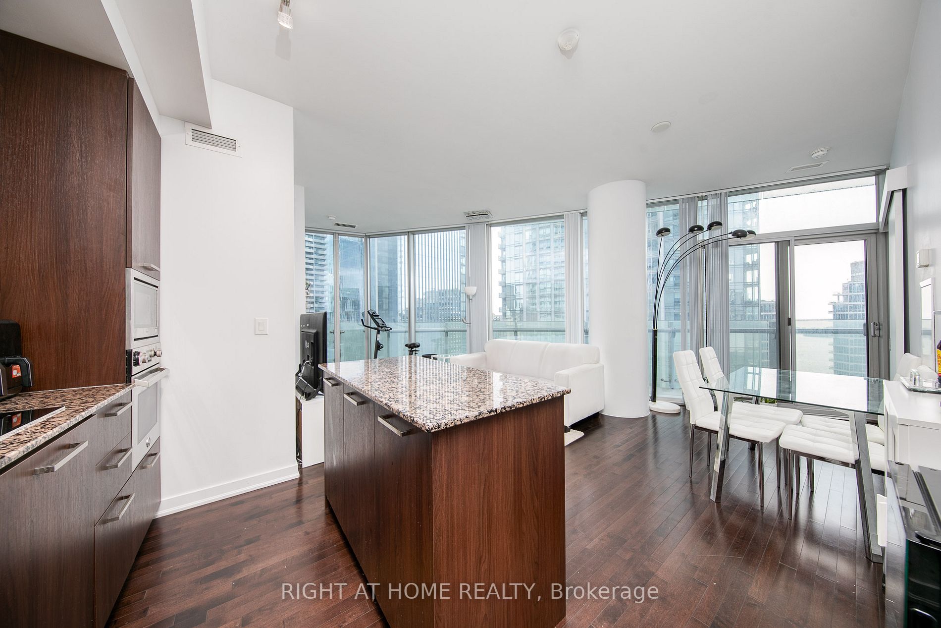 12 York St, #3002