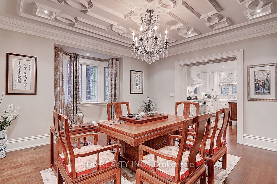 15 Castle Frank Cres